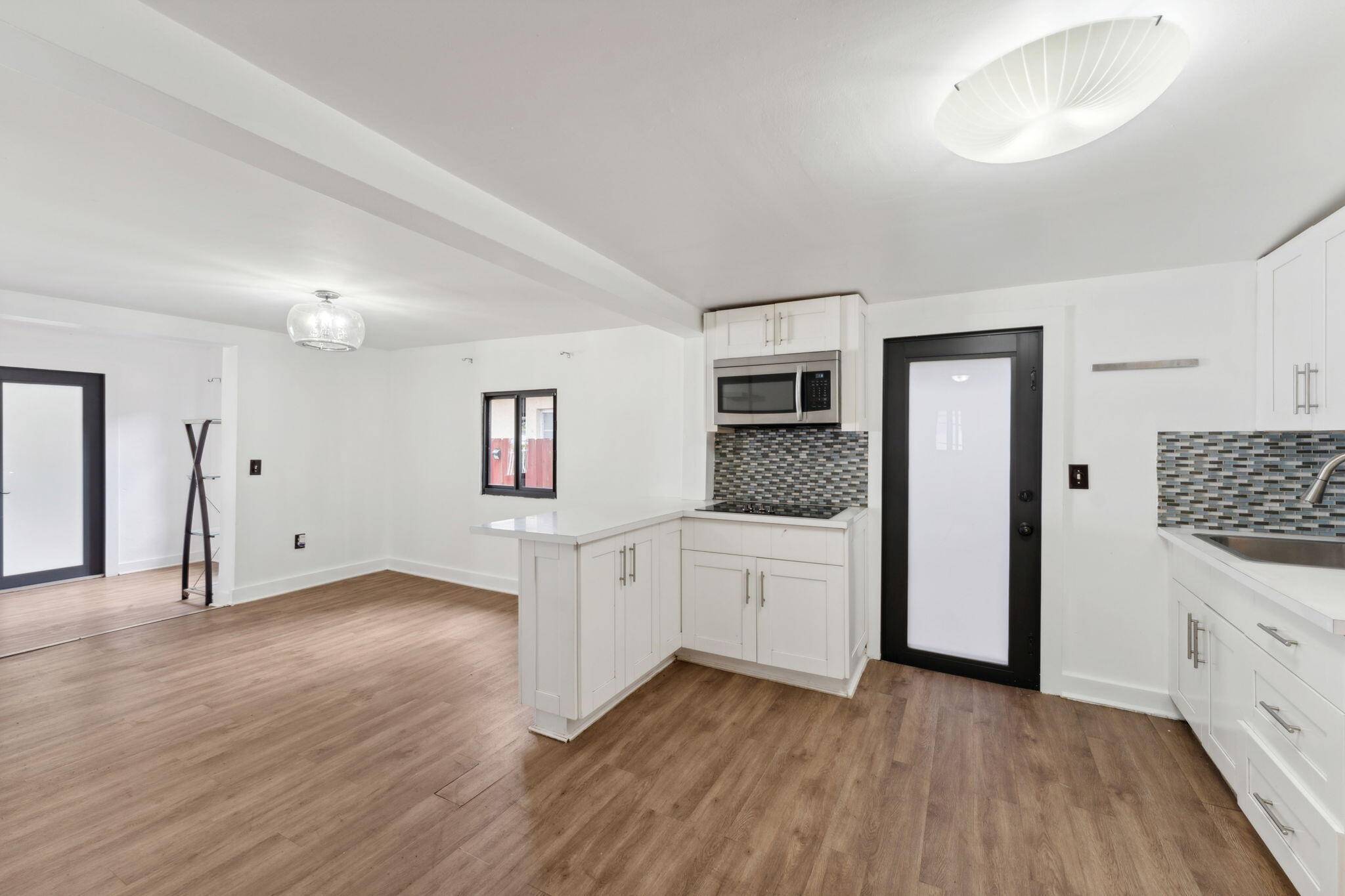 Miami, FL 33147,1204 NW 70th ST