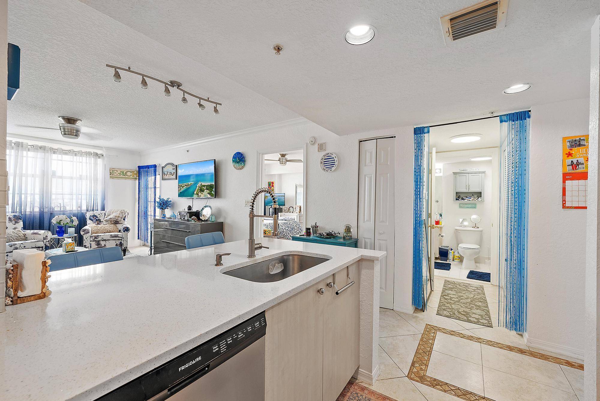 West Palm Beach, FL 33407,1801 N Flagler DR 732