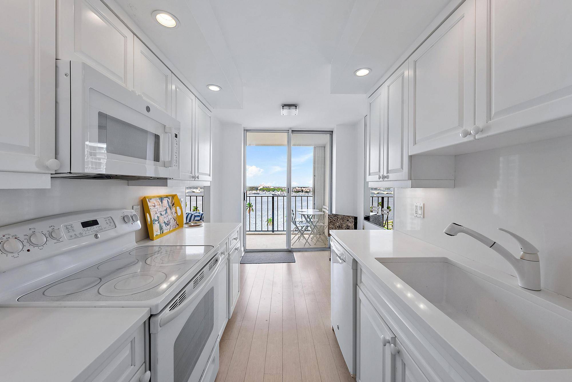 West Palm Beach, FL 33401,1801 S Flagler DR 1206