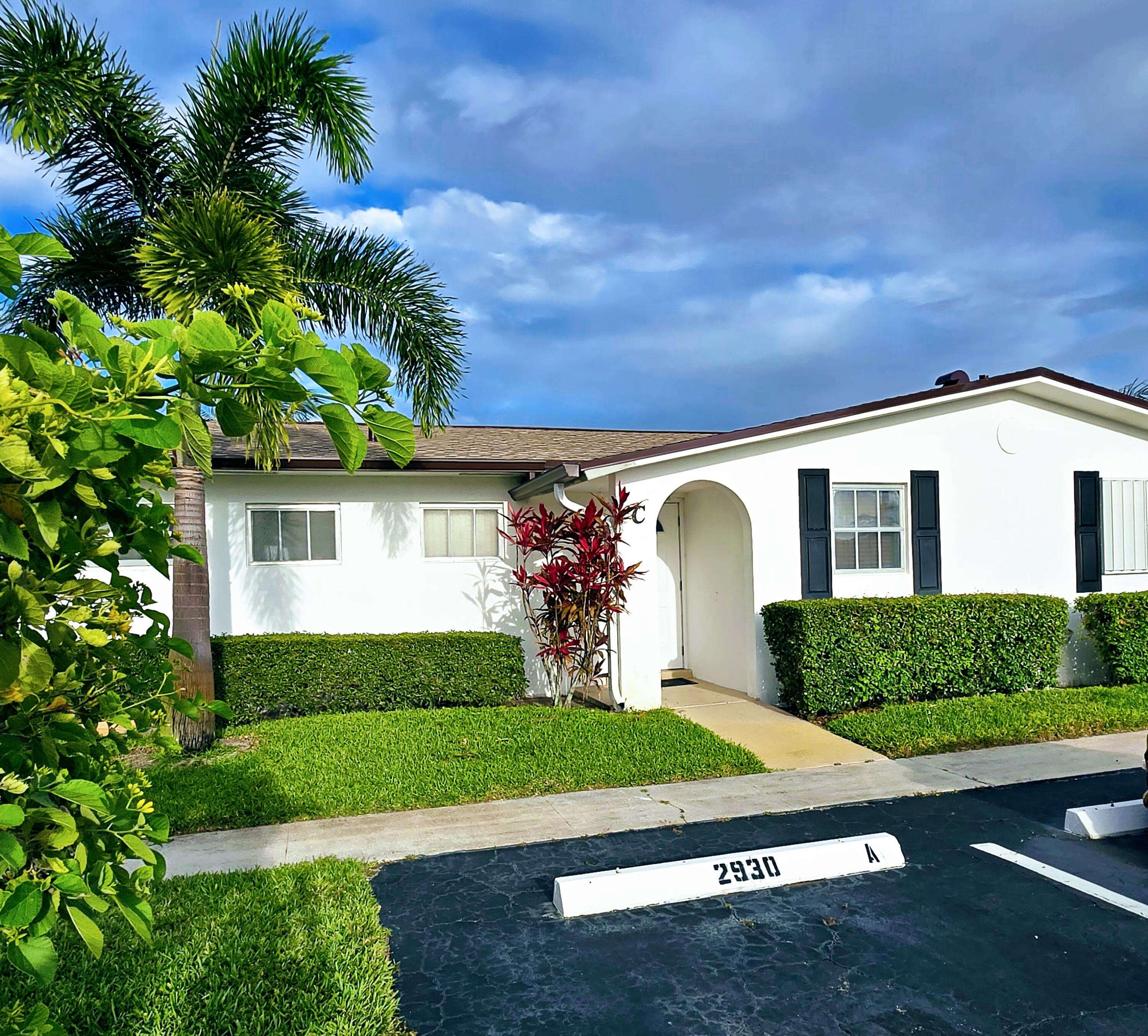 West Palm Beach, FL 33415,2930 E Crosley DR C