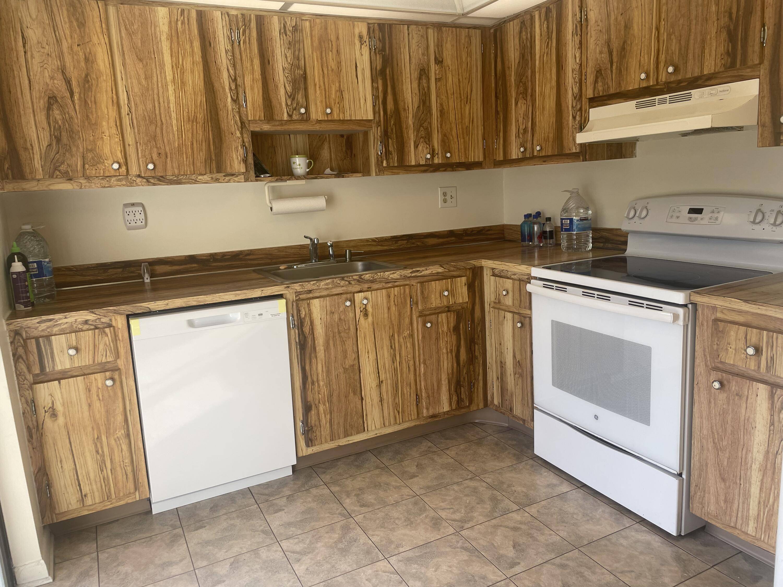 Delray Beach, FL 33484,83 E Capri B B