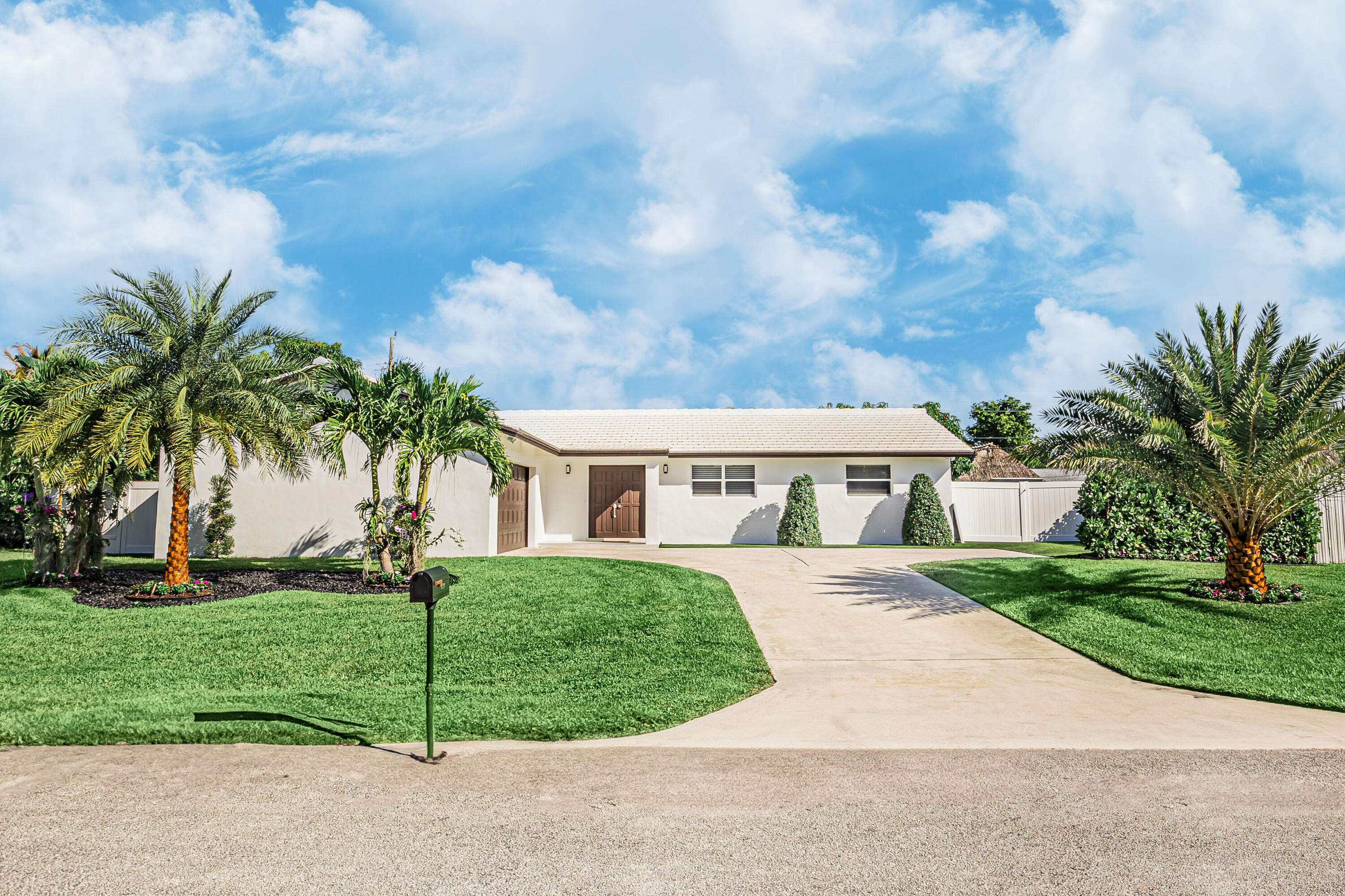 Lake Clarke Shores, FL 33406,1881 W Caribbean RD