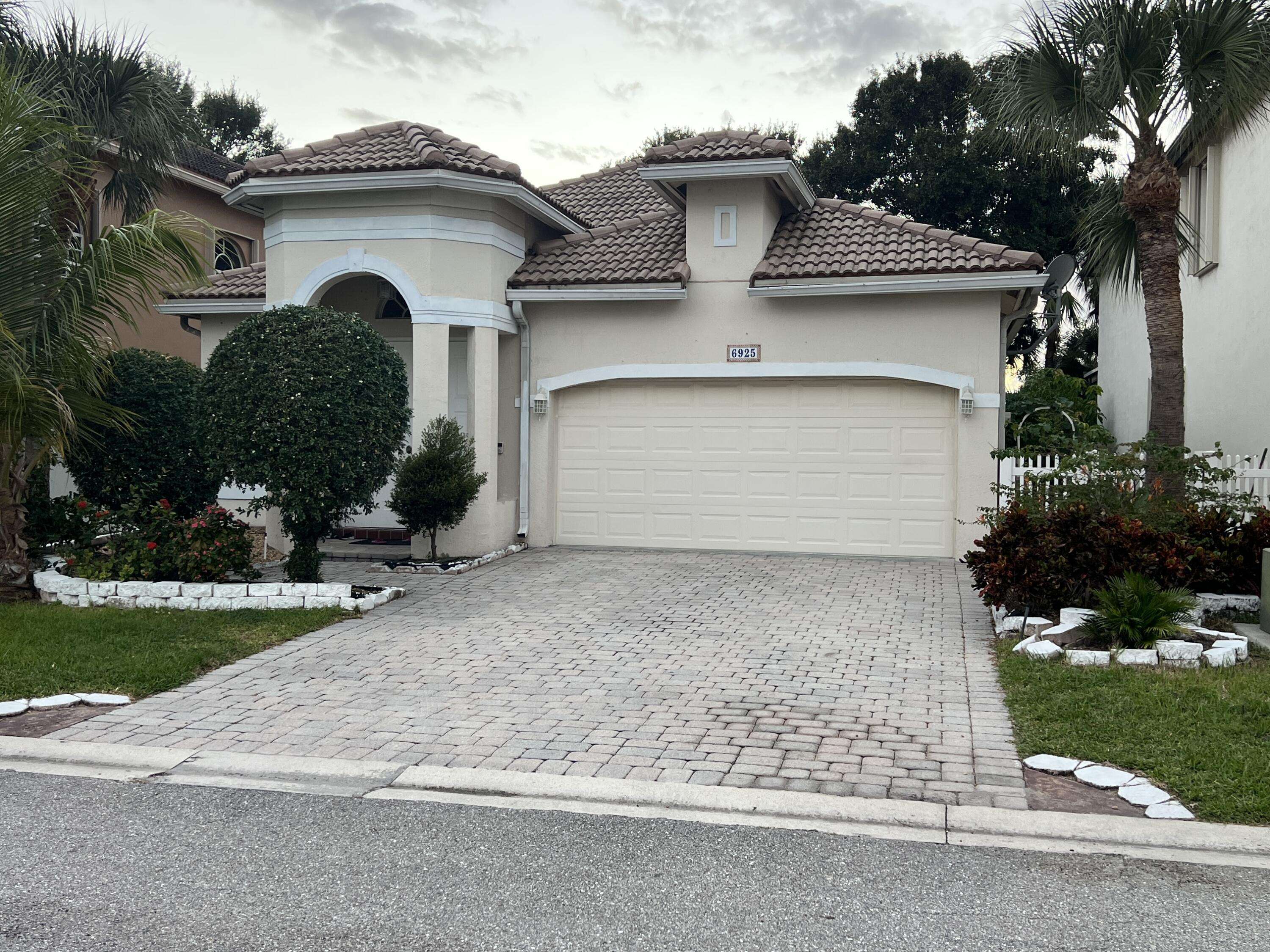Lake Worth, FL 33462,6925 Spider Lily LN