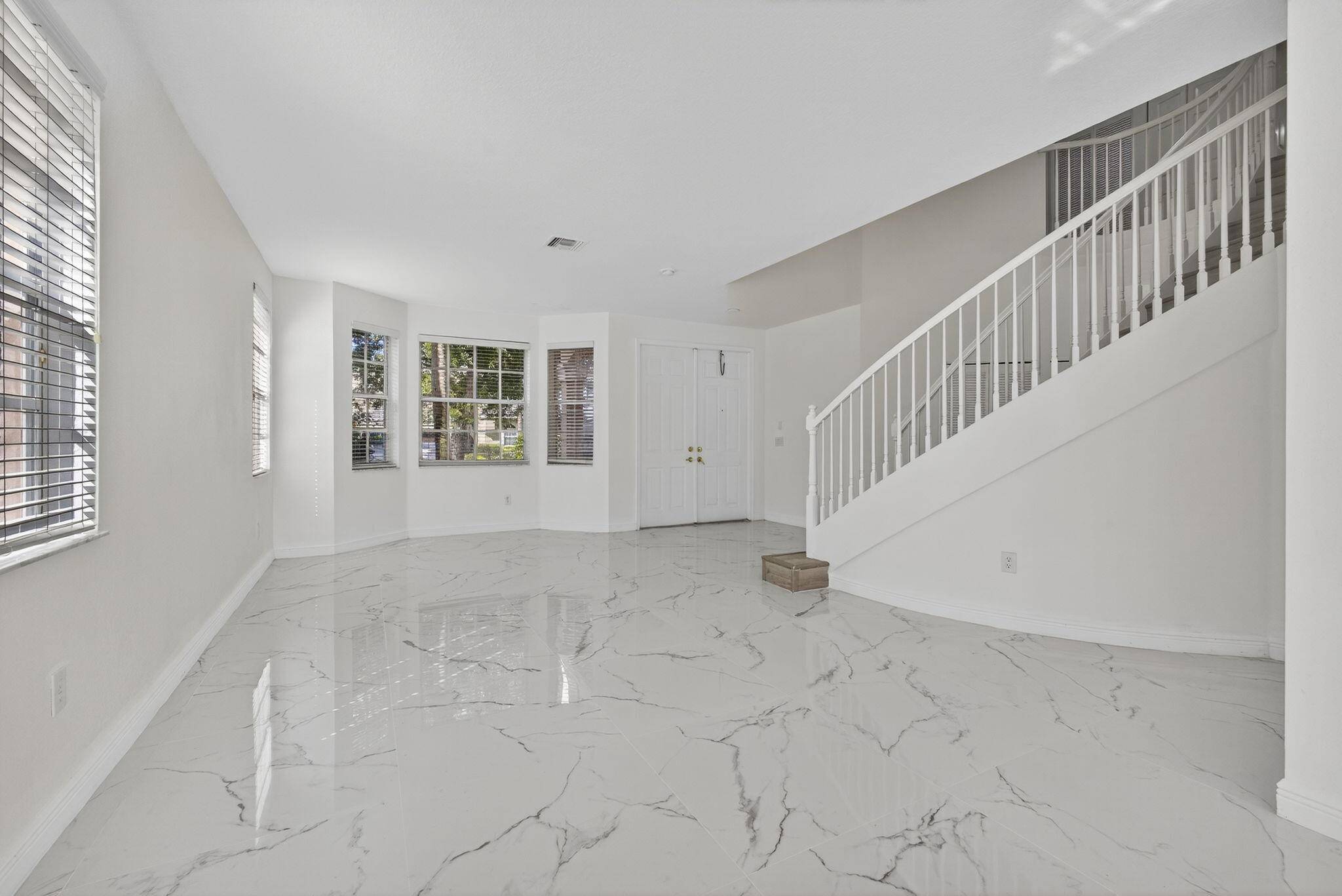 Royal Palm Beach, FL 33411,2089 Reston CIR