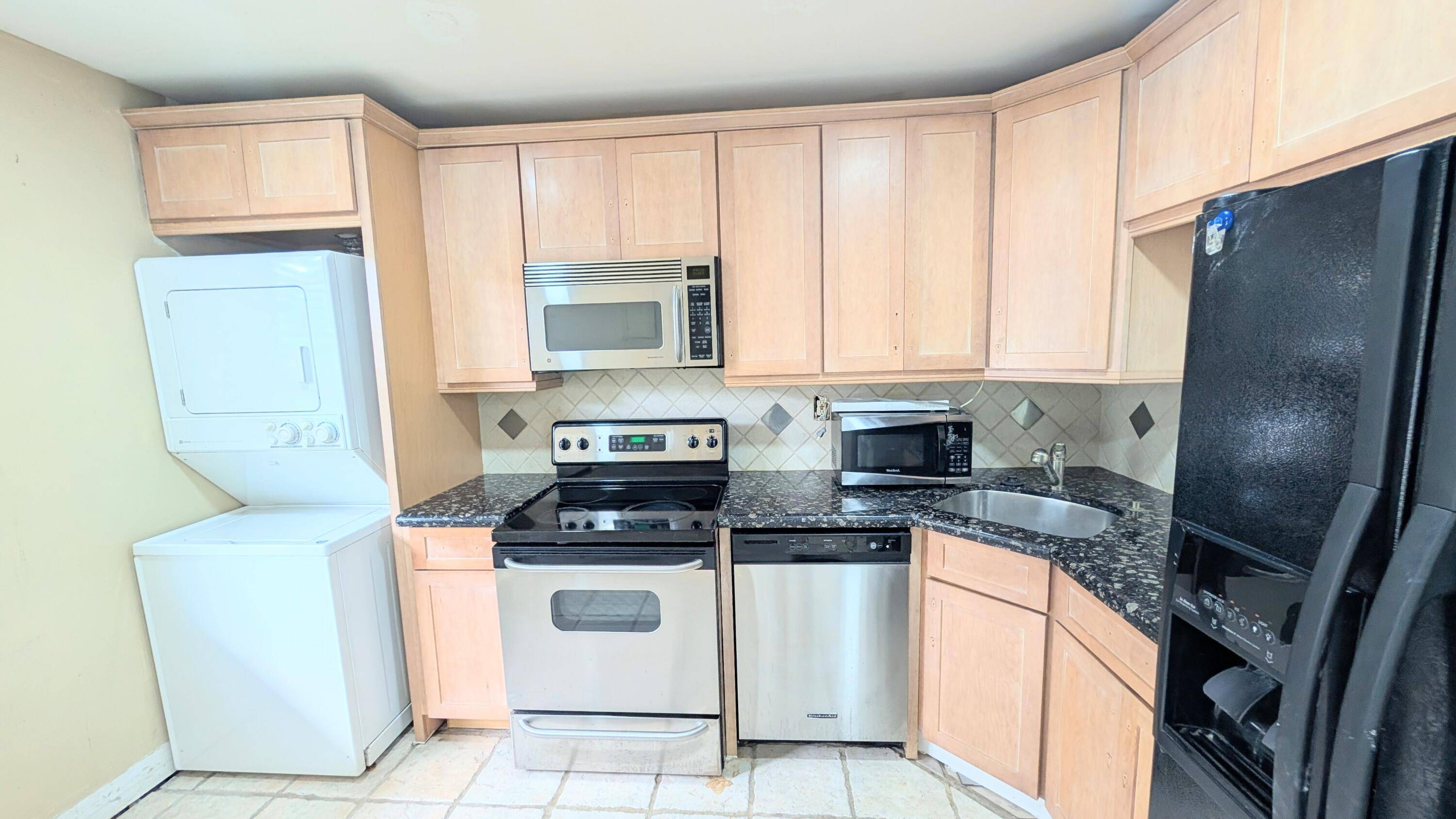 Deerfield Beach, FL 33441,860 SE 6th AVE 205