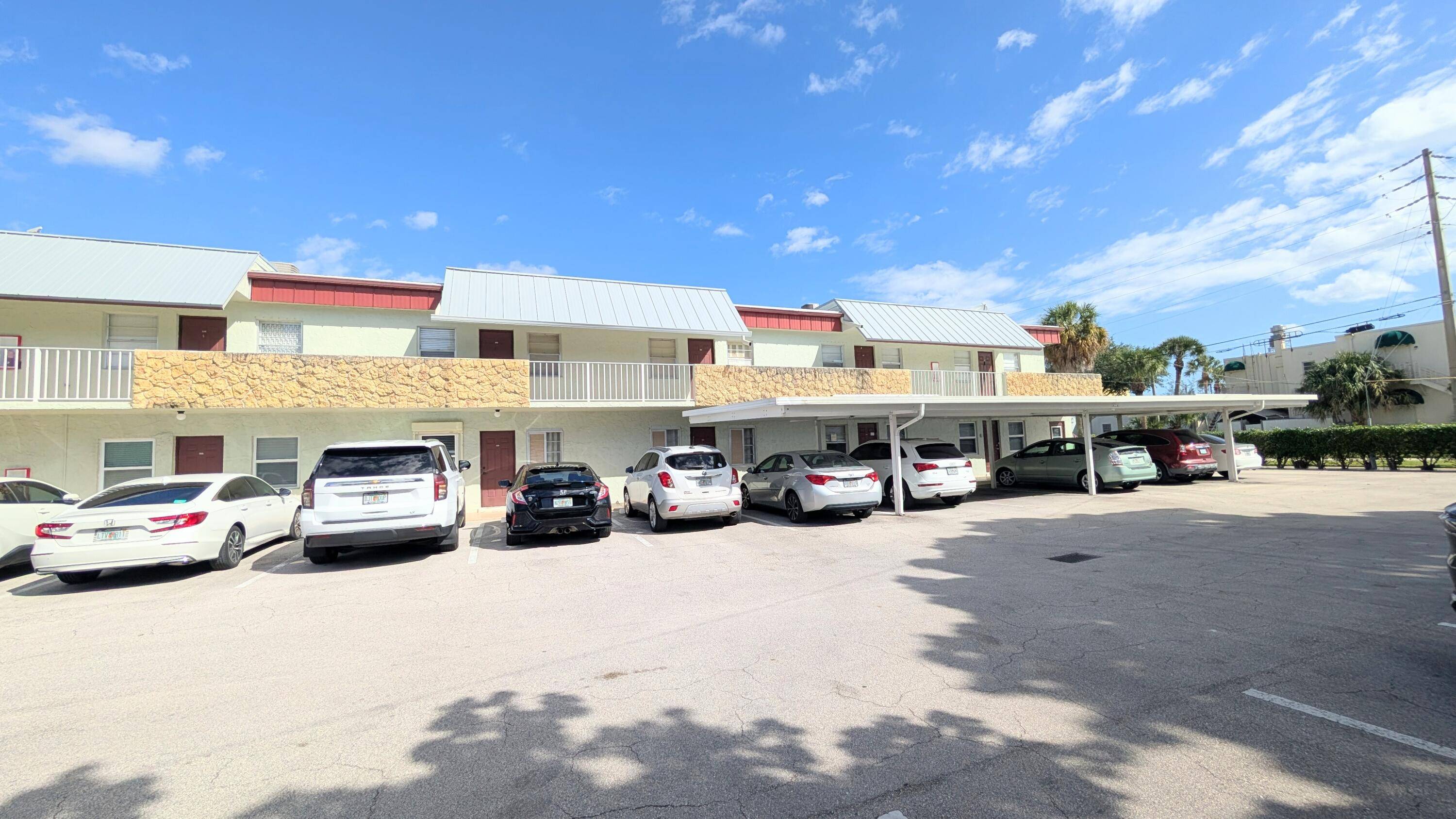 Deerfield Beach, FL 33441,860 SE 6th AVE 205