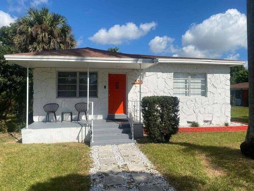 Hallandale Beach, FL 33009,538 SW 7th ST