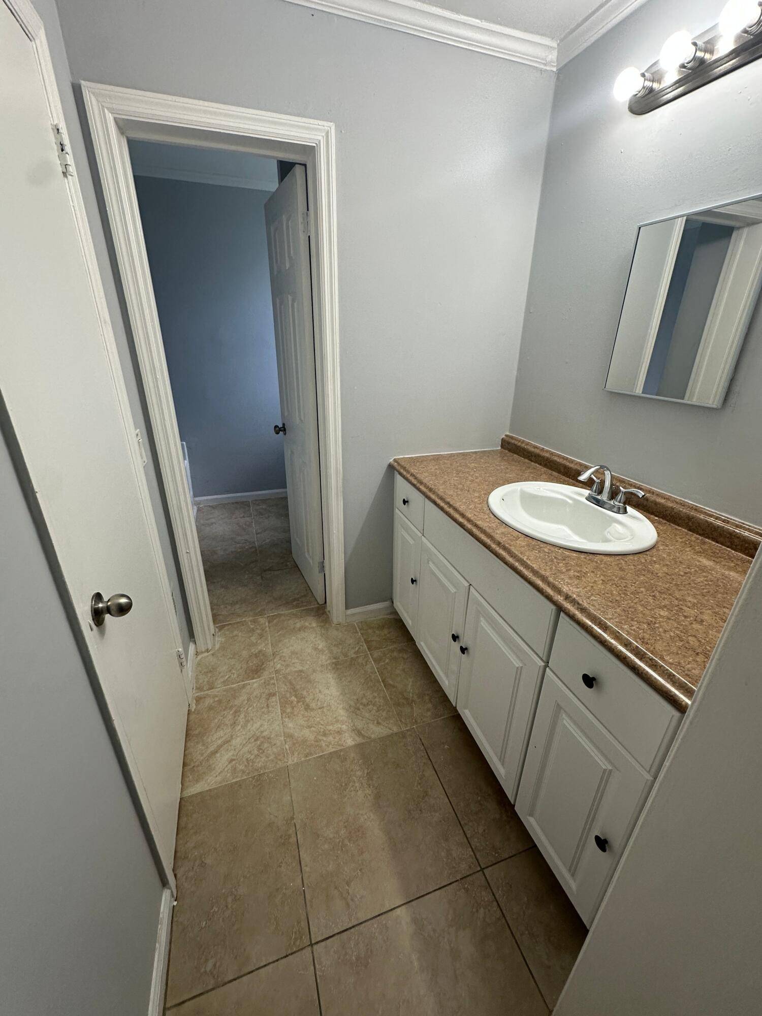 Boynton Beach, FL 33435,539 NW 8th AVE