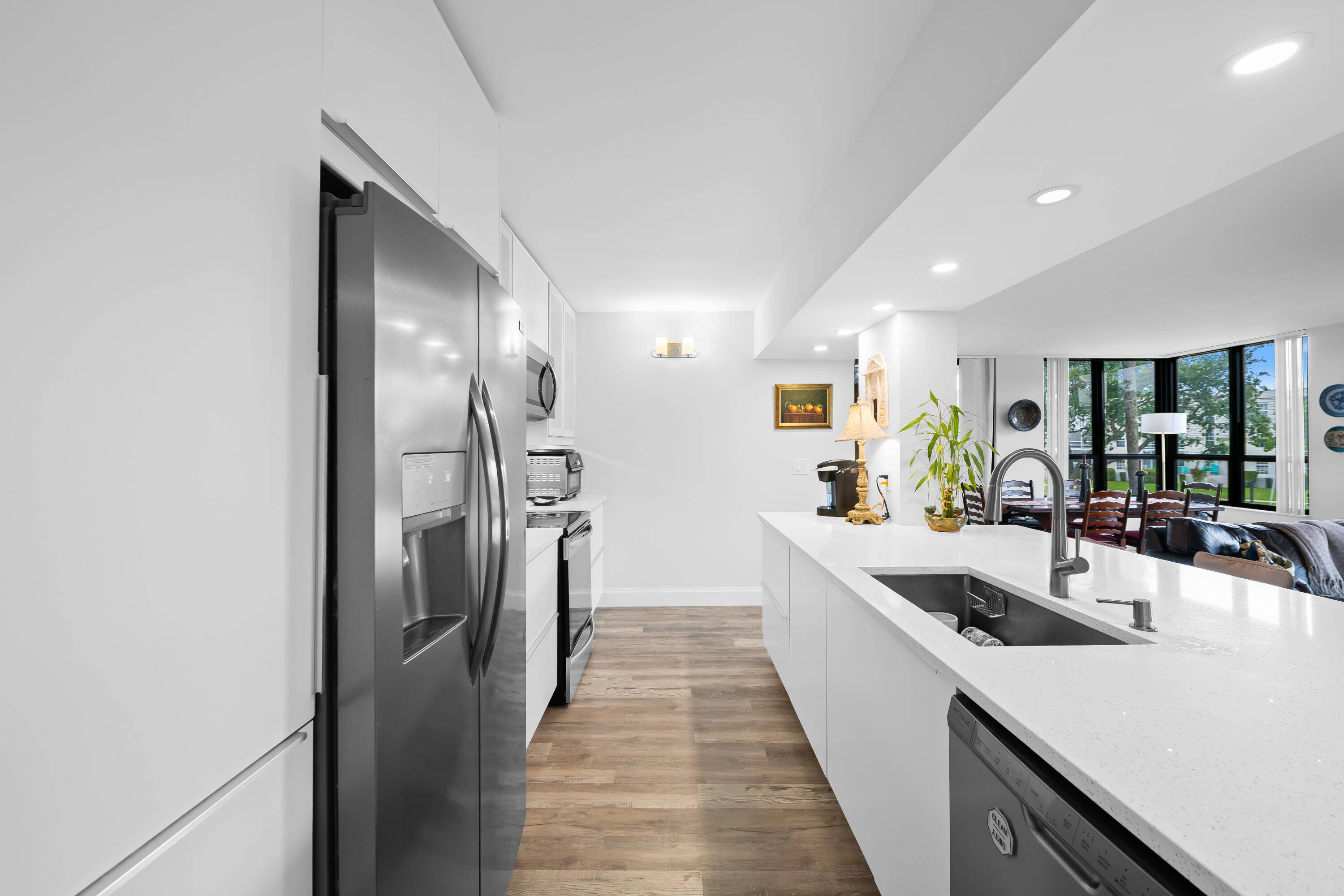 Boca Raton, FL 33487,799 Jeffery ST 202