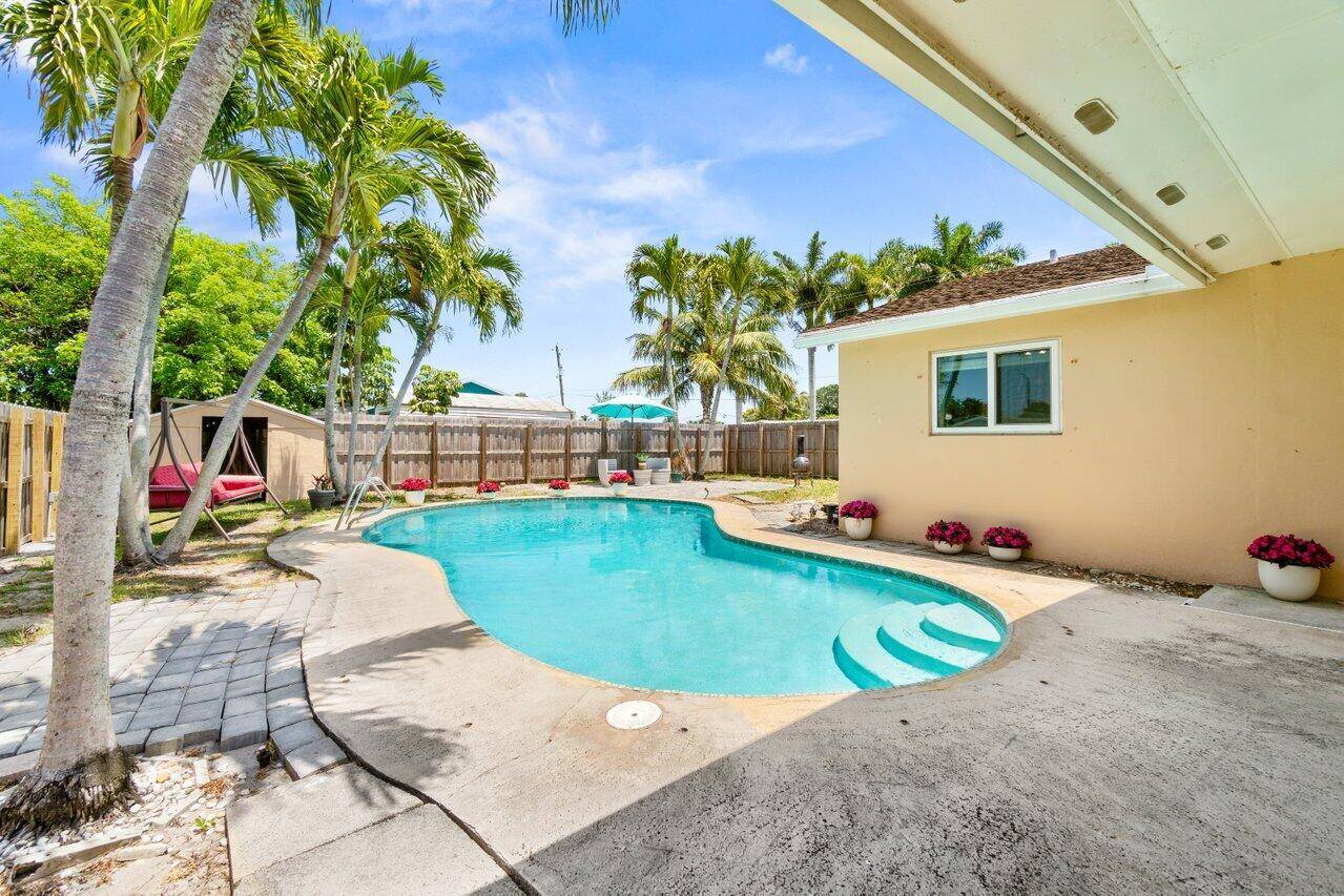 Lake Worth, FL 33462,3187 Buccaneer RD
