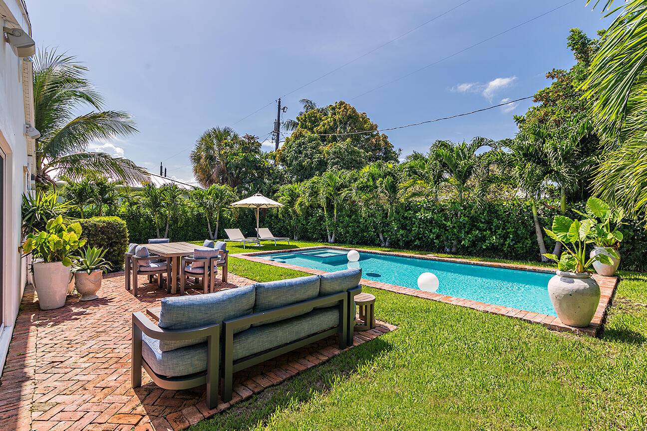 West Palm Beach, FL 33405,319 Hunter ST