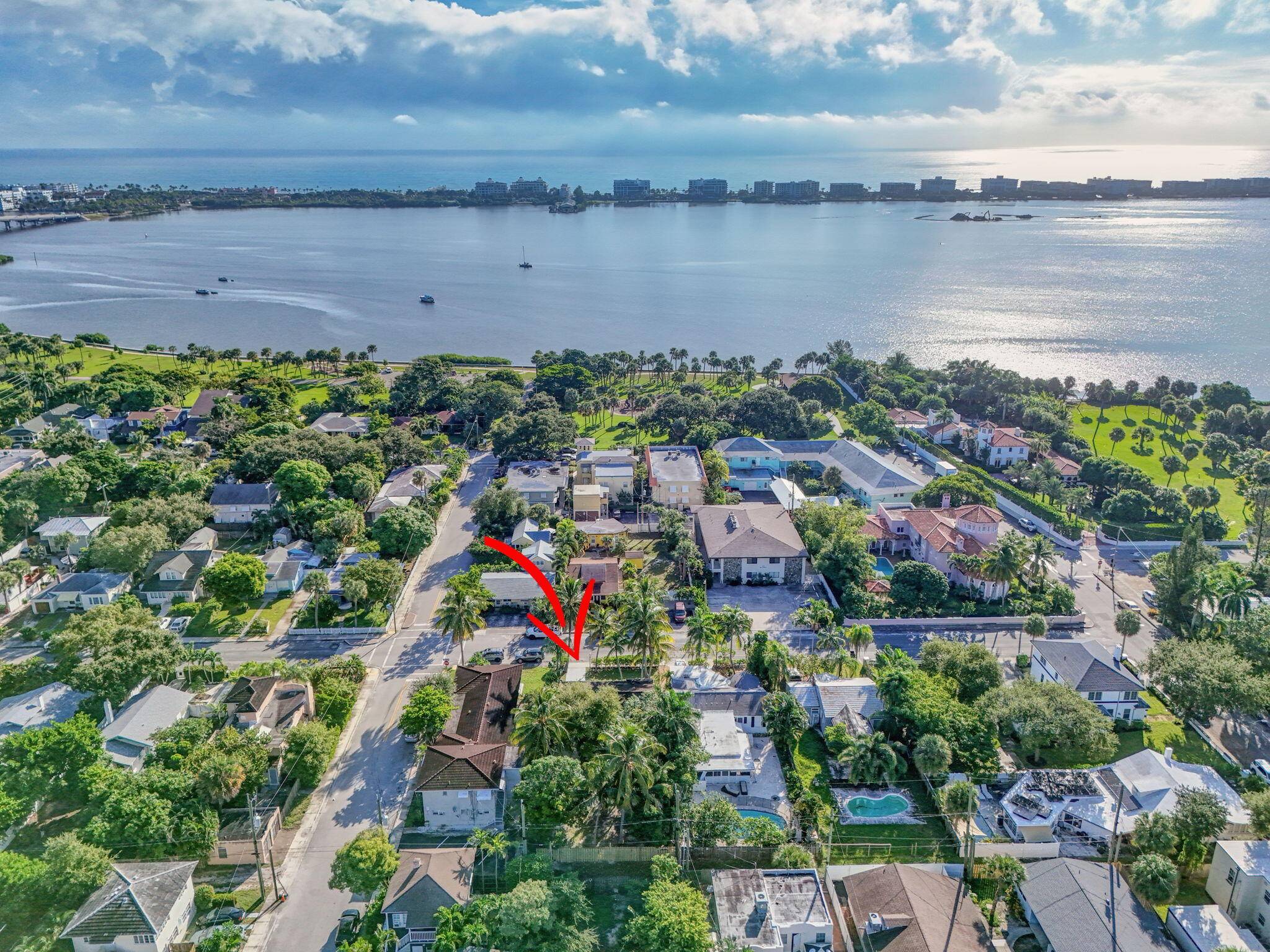 Lake Worth Beach, FL 33460,407 S Palmway