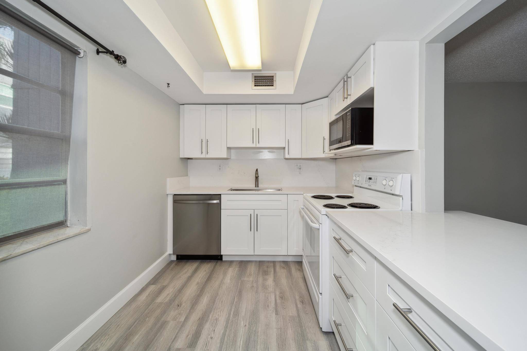 Delray Beach, FL 33484,693 E Flanders O 693