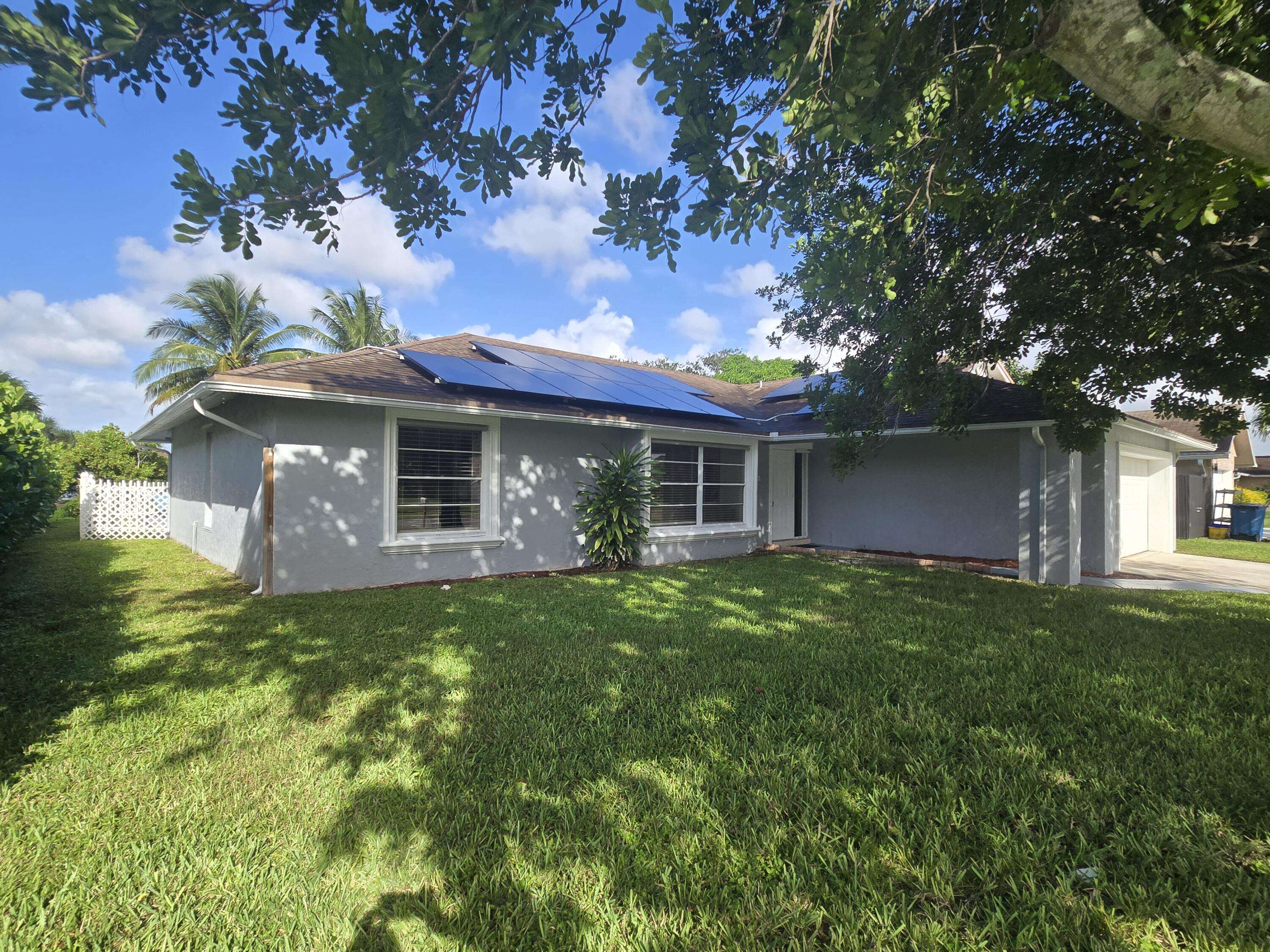 Royal Palm Beach, FL 33411,242 Las Palmas ST