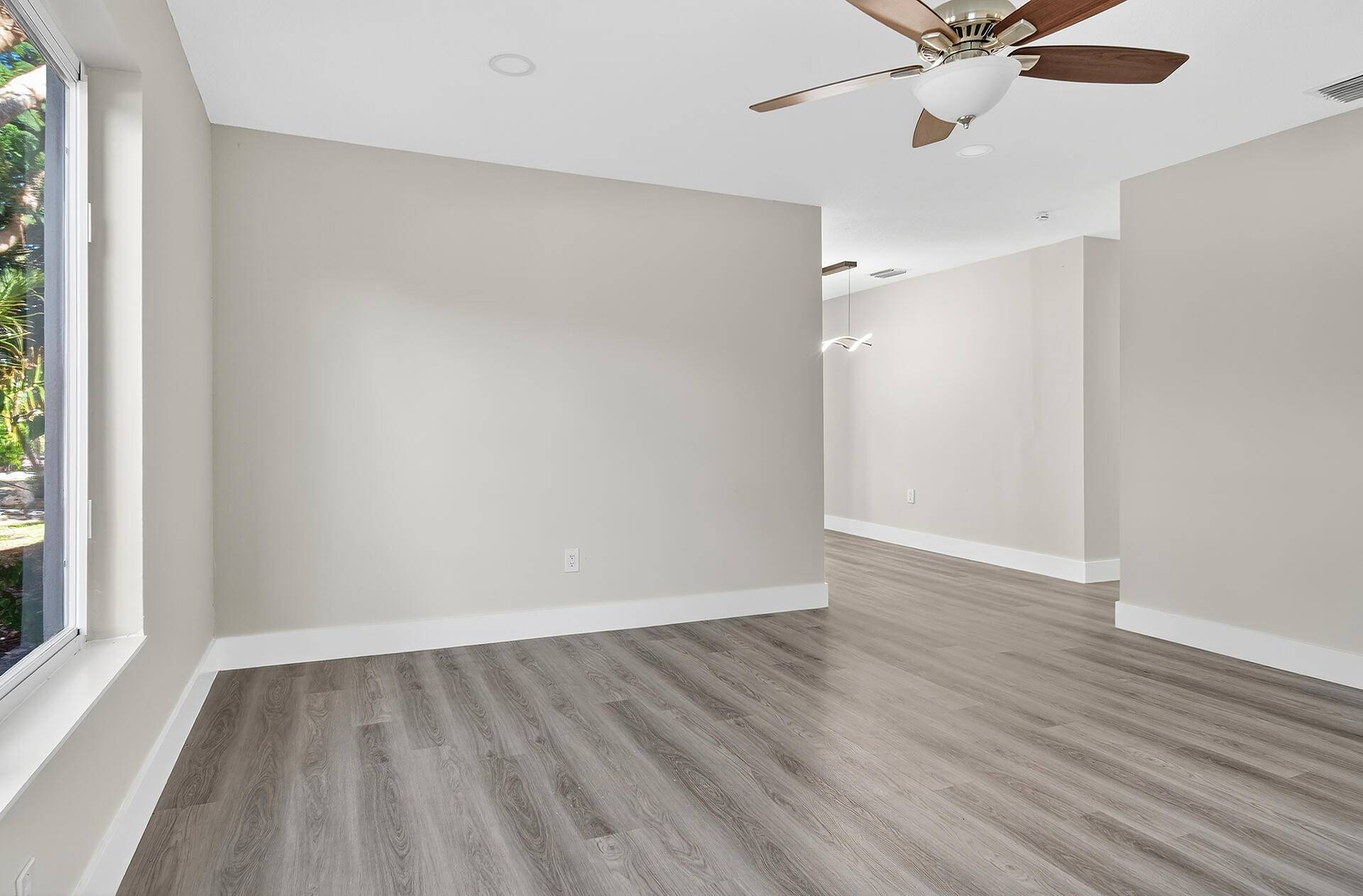 West Palm Beach, FL 33406,4358 Palm Ave AVE