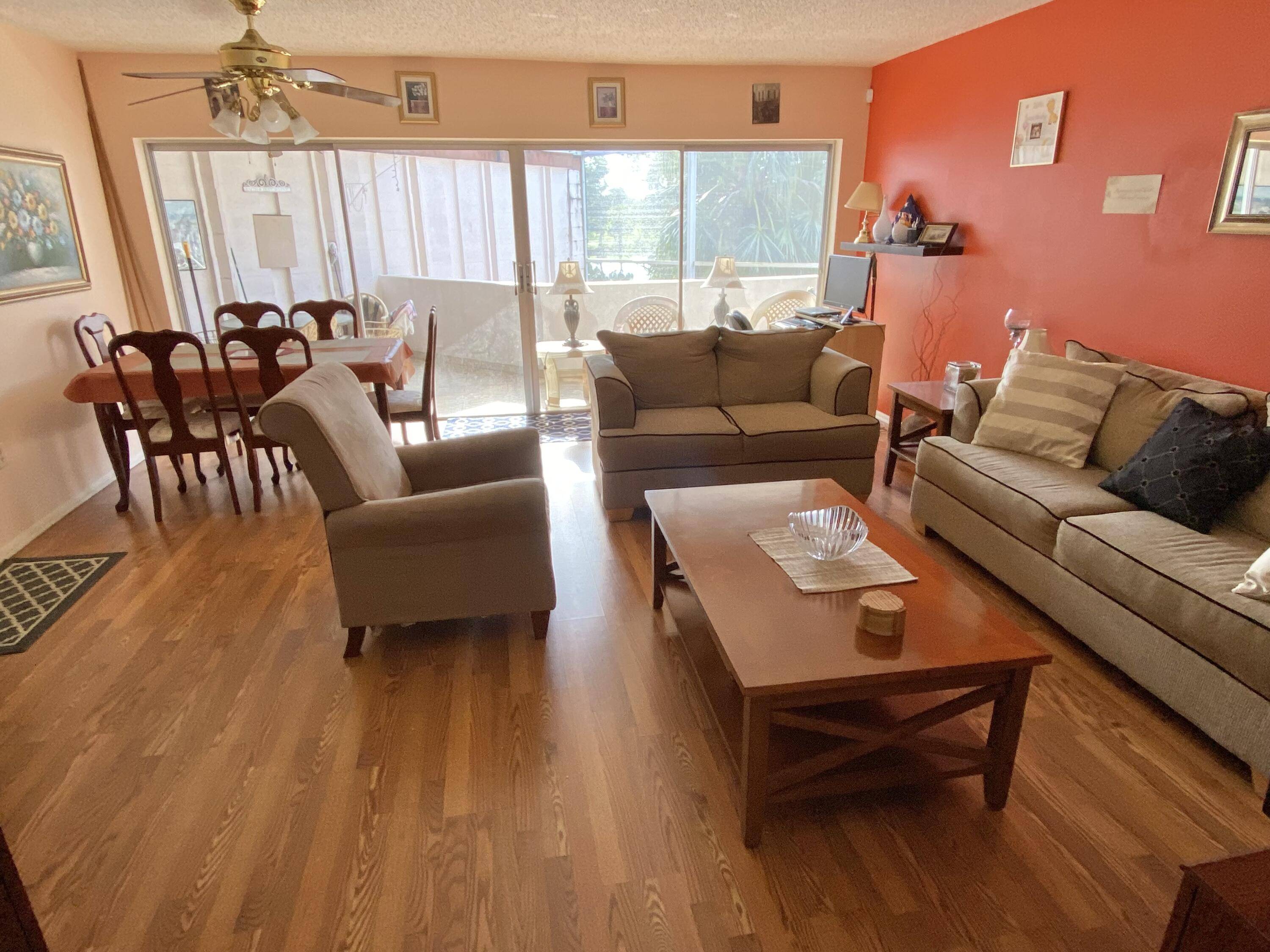 Royal Palm Beach, FL 33411,7 N Greenway 211