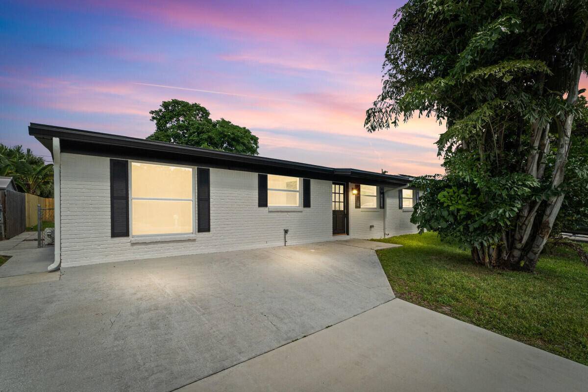 Palm Beach Gardens, FL 33410,3797 Bahama RD