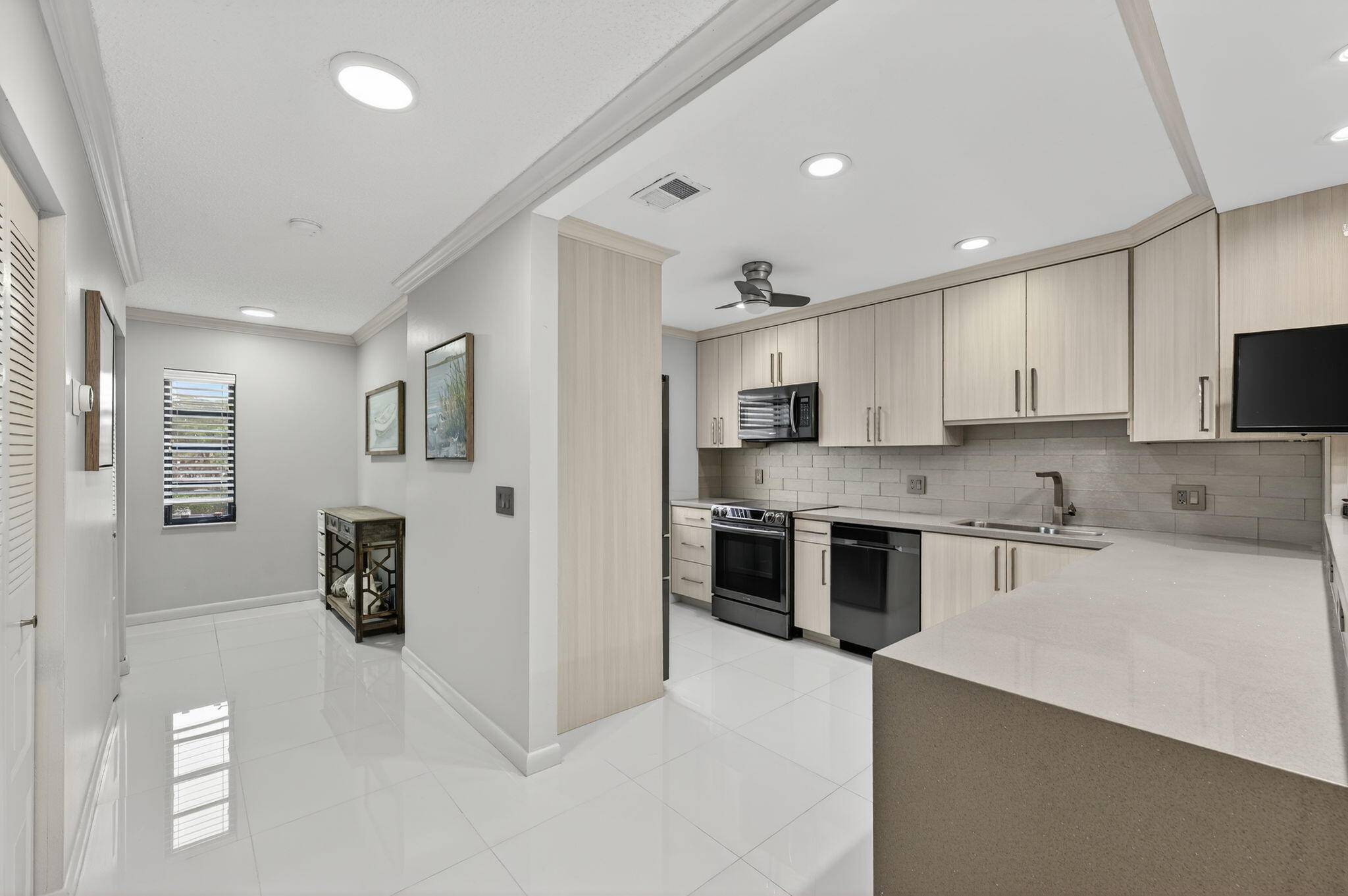 Boca Raton, FL 33433,8450 Casa Del Lago J