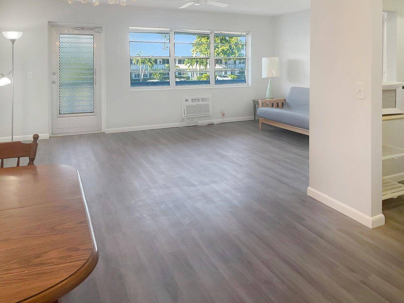 West Palm Beach, FL 33417,94 E Northampton