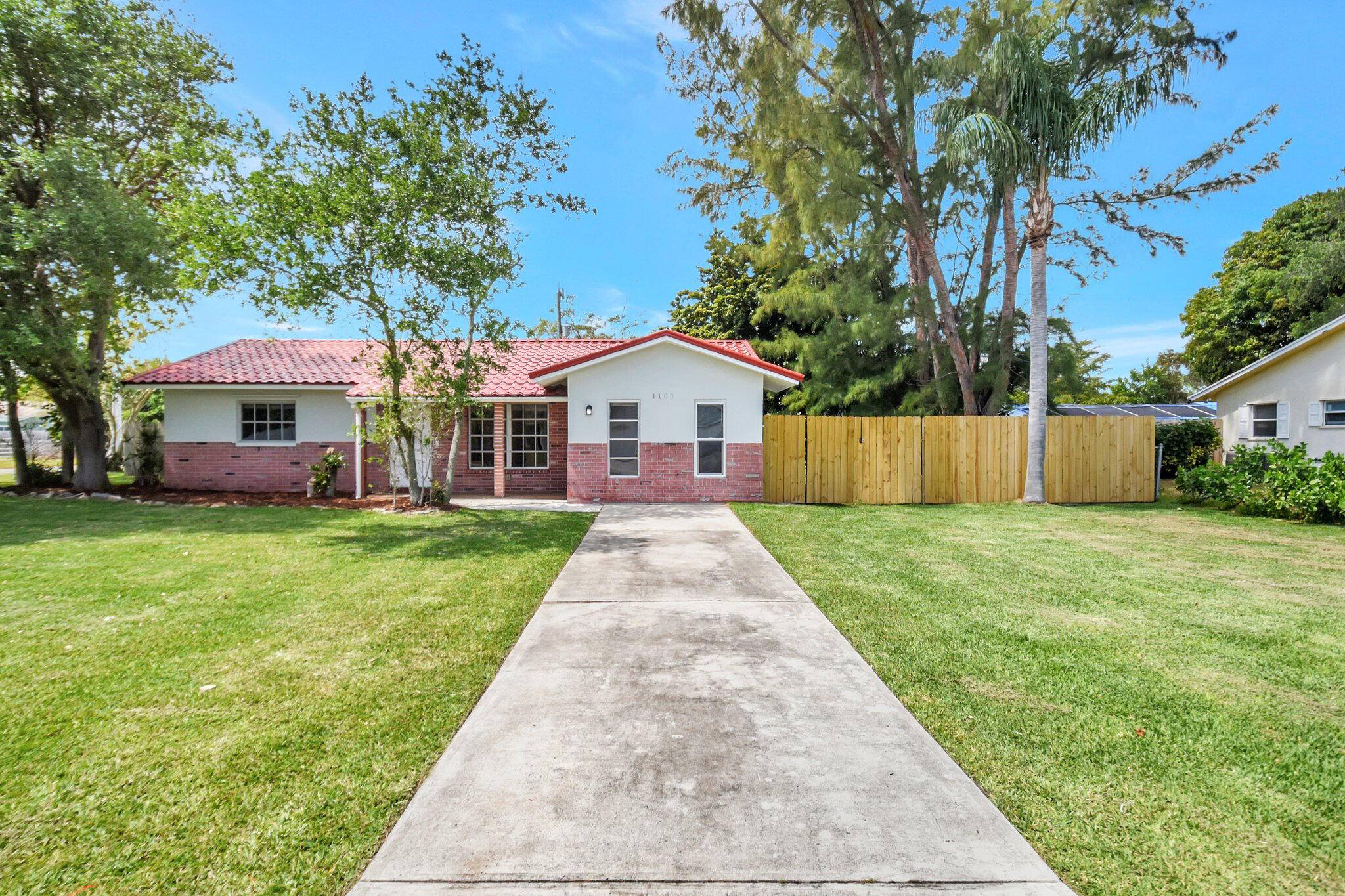 Boynton Beach, FL 33426,1103 NW 7th CT