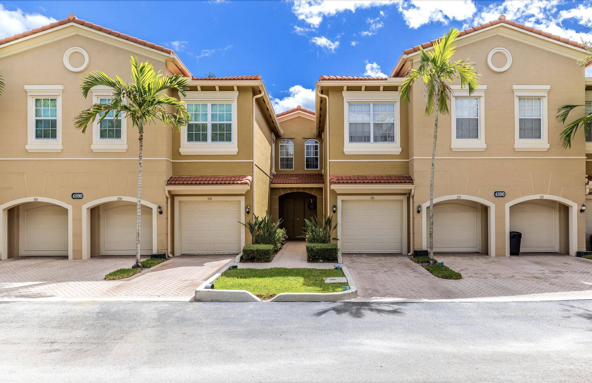 Palm Beach Gardens, FL 33418,4890 Bonsai CIR 106