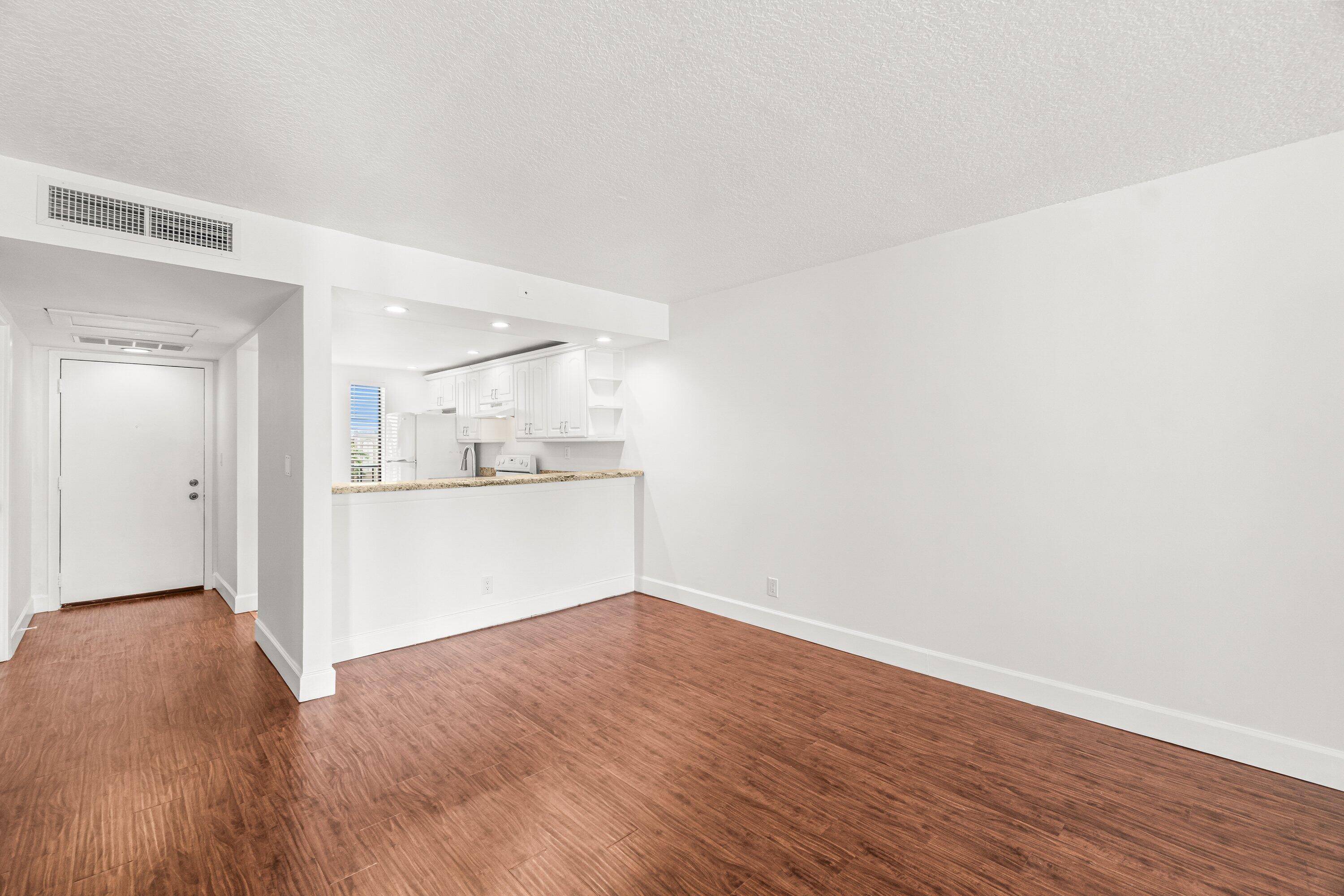 Boca Raton, FL 33432,15 Royal Palm WAY 6040