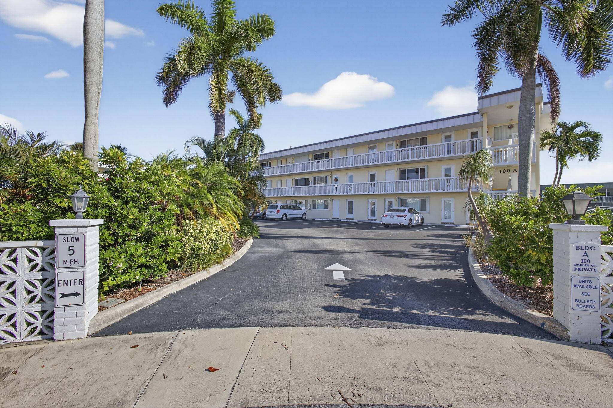 North Palm Beach, FL 33408,100 Doolen CT 102