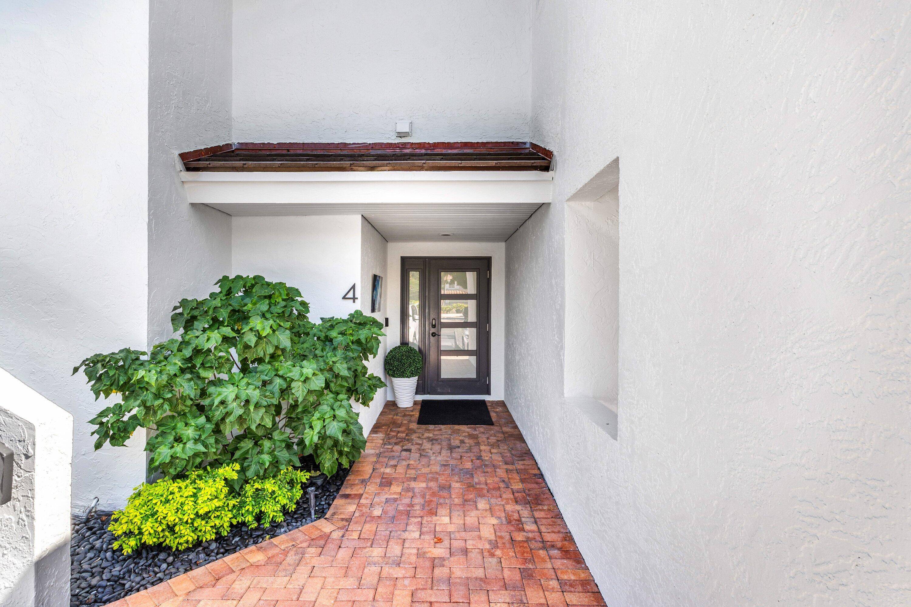Delray Beach, FL 33483,931 Palm TRL 4