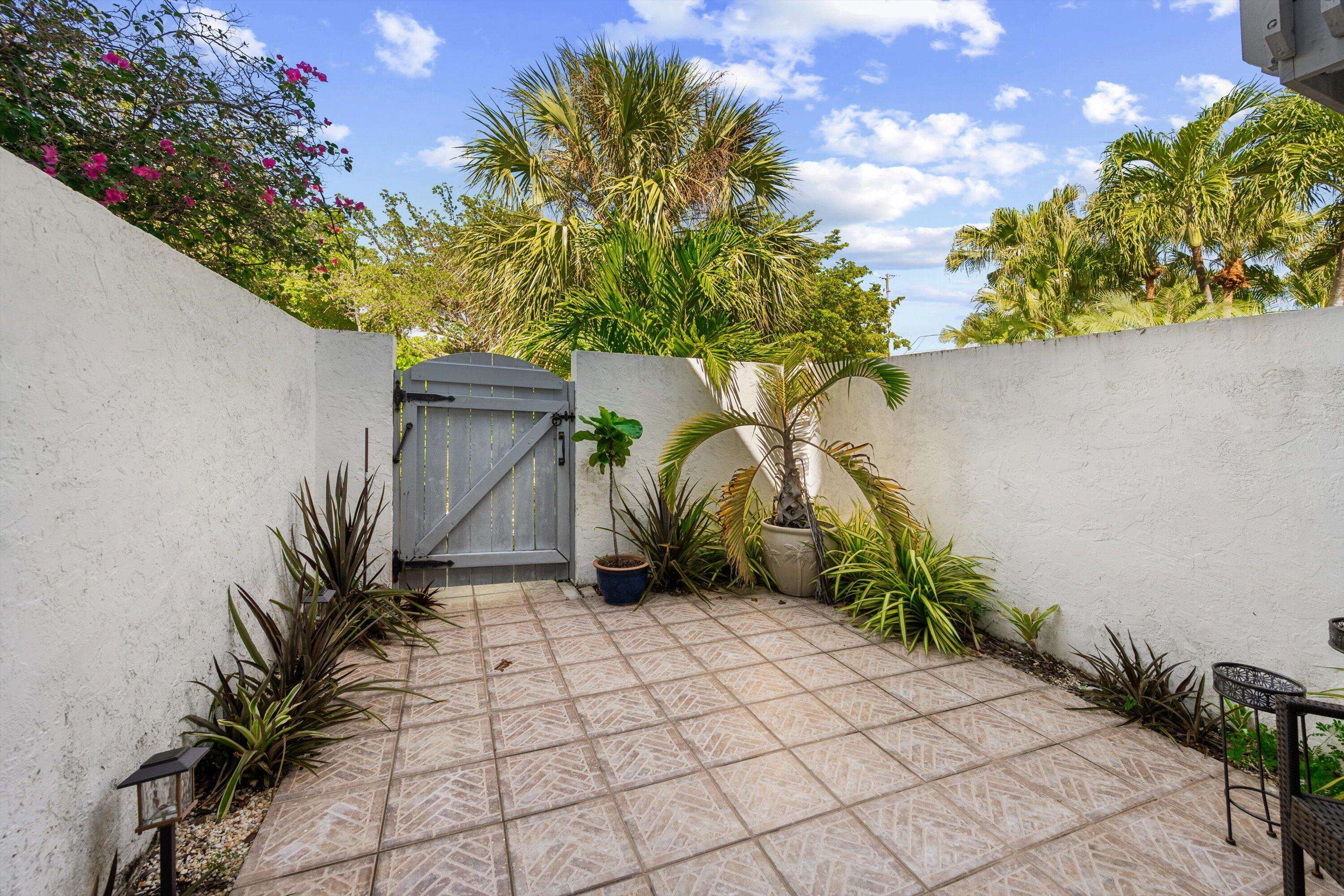 Delray Beach, FL 33483,2932 Florida BLVD