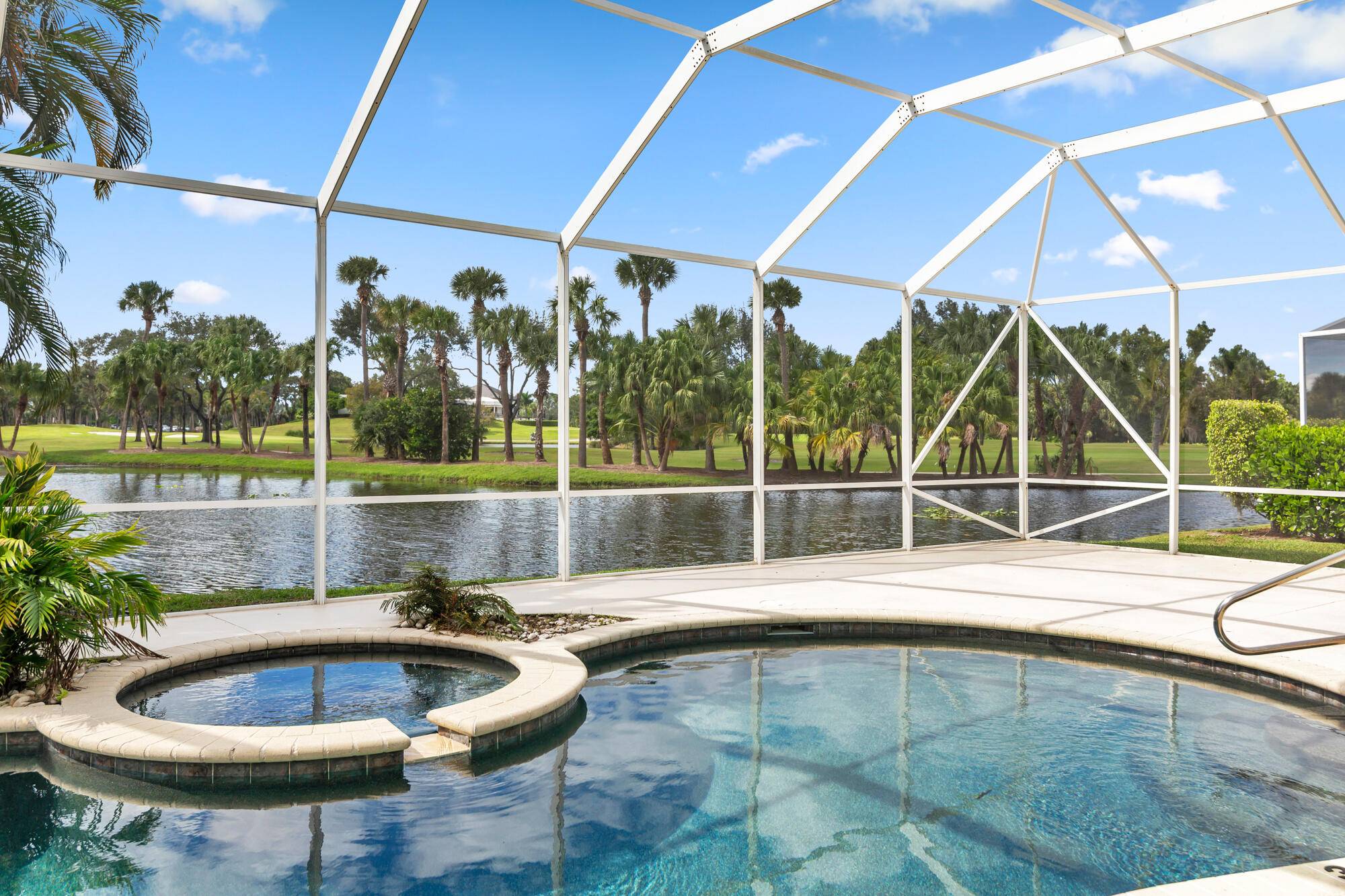 West Palm Beach, FL 33411,9741 Spray DR