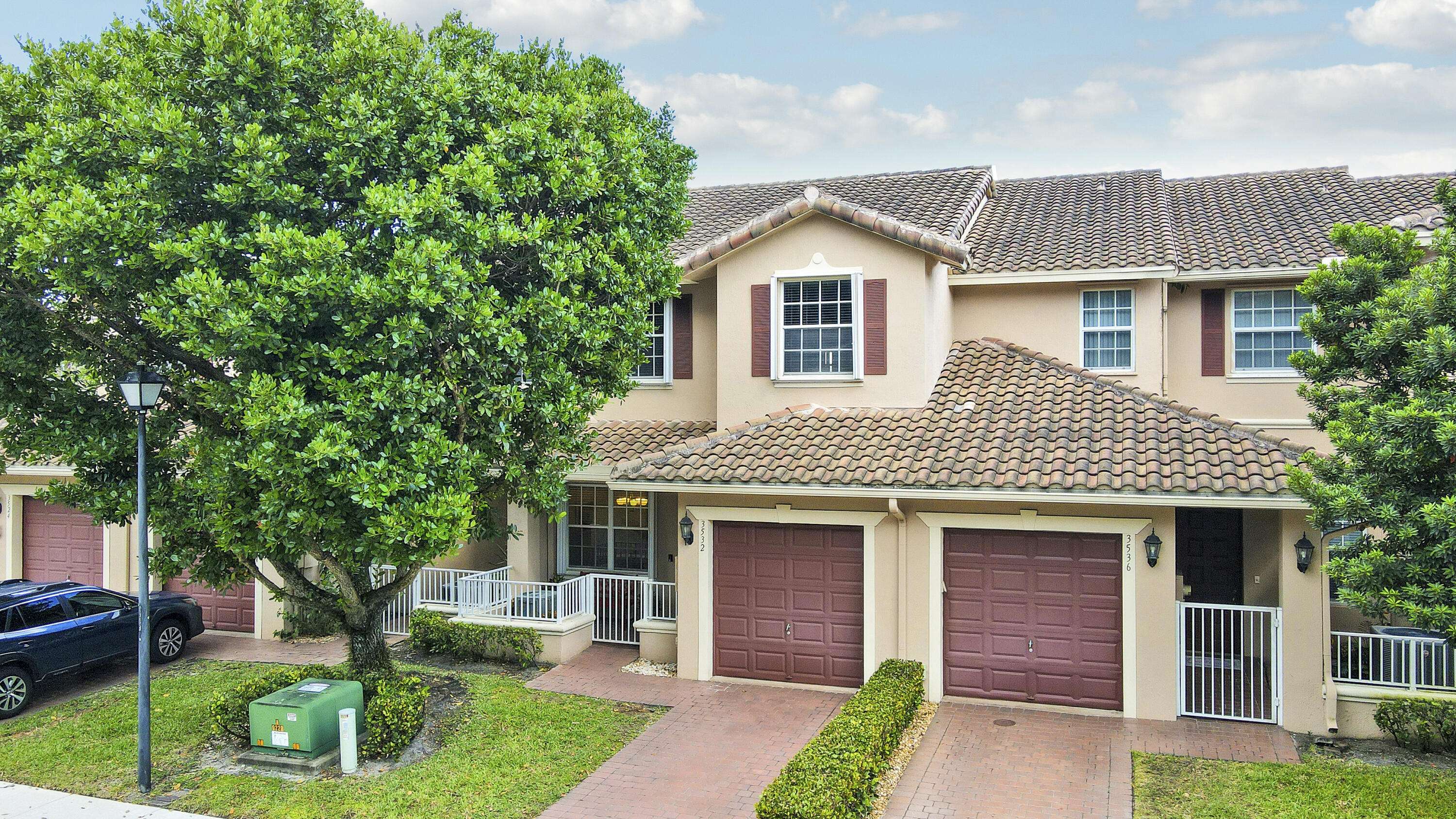 Davie, FL 33328,3532 Parkside DR