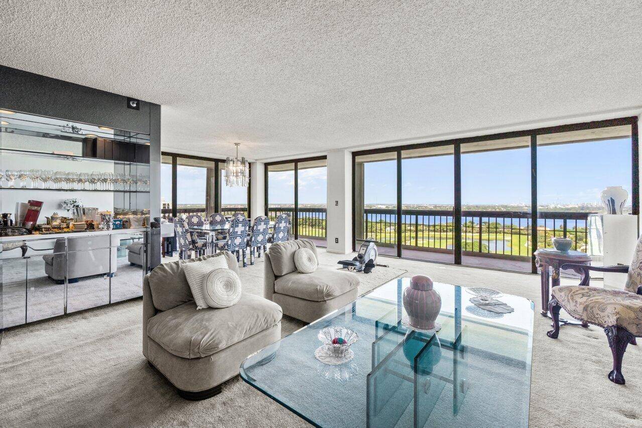 West Palm Beach, FL 33401,1900 Consulate PL 2001