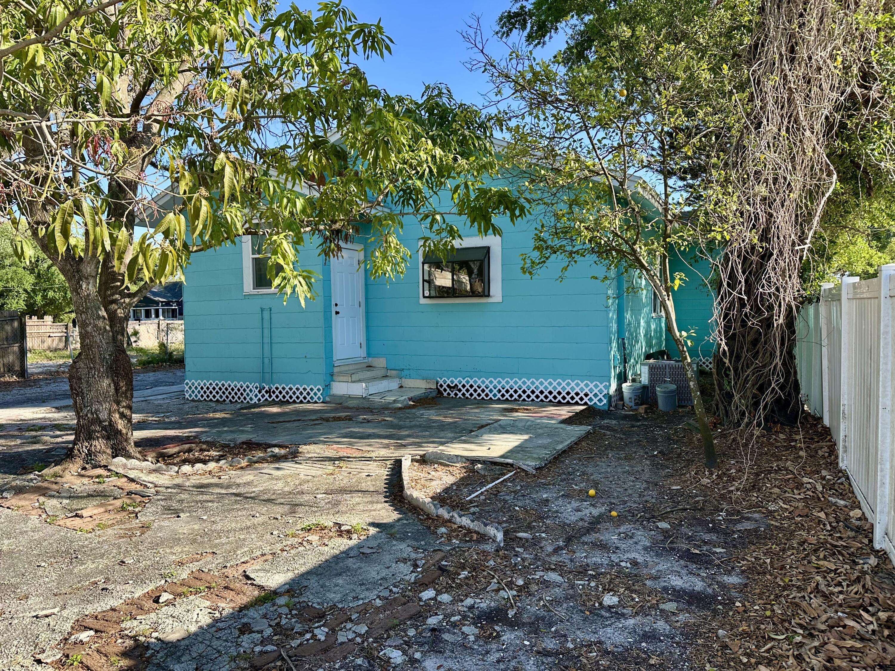 Tampa, FL 33610,1504 E 33rd AVE