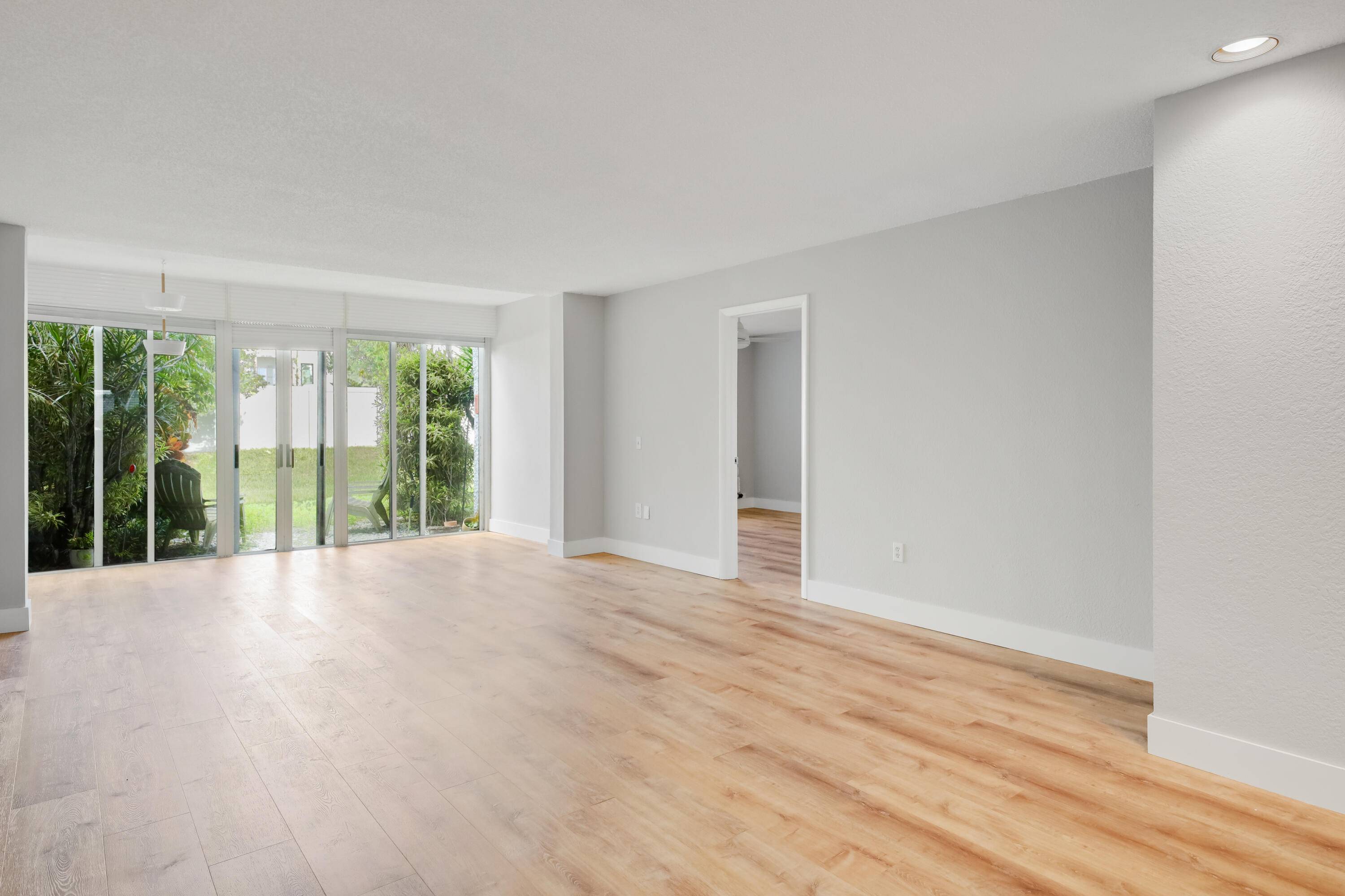 Lake Worth, FL 33467,4242 Deste CT 101