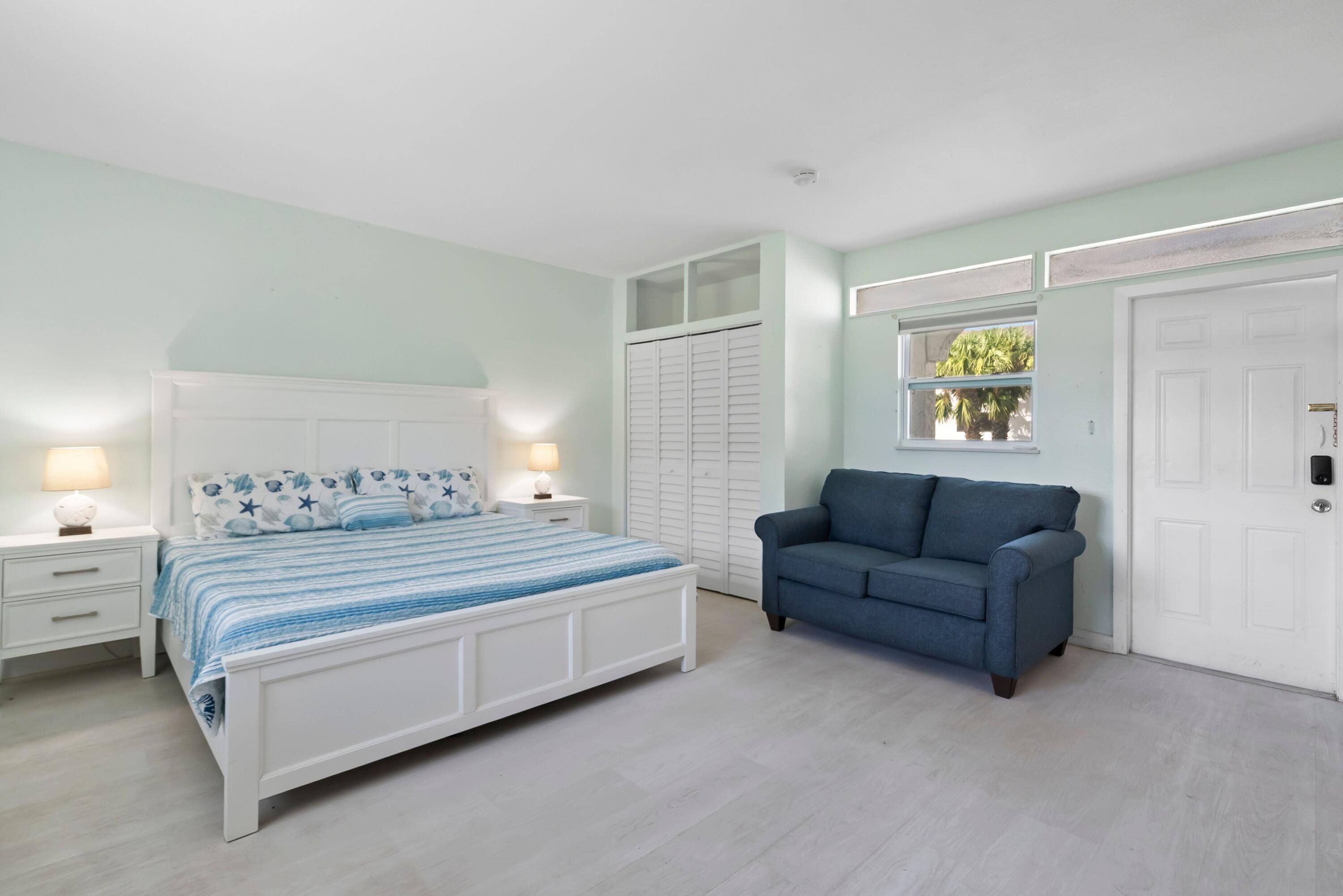 Fort Pierce, FL 34949,670 Hernando ST B