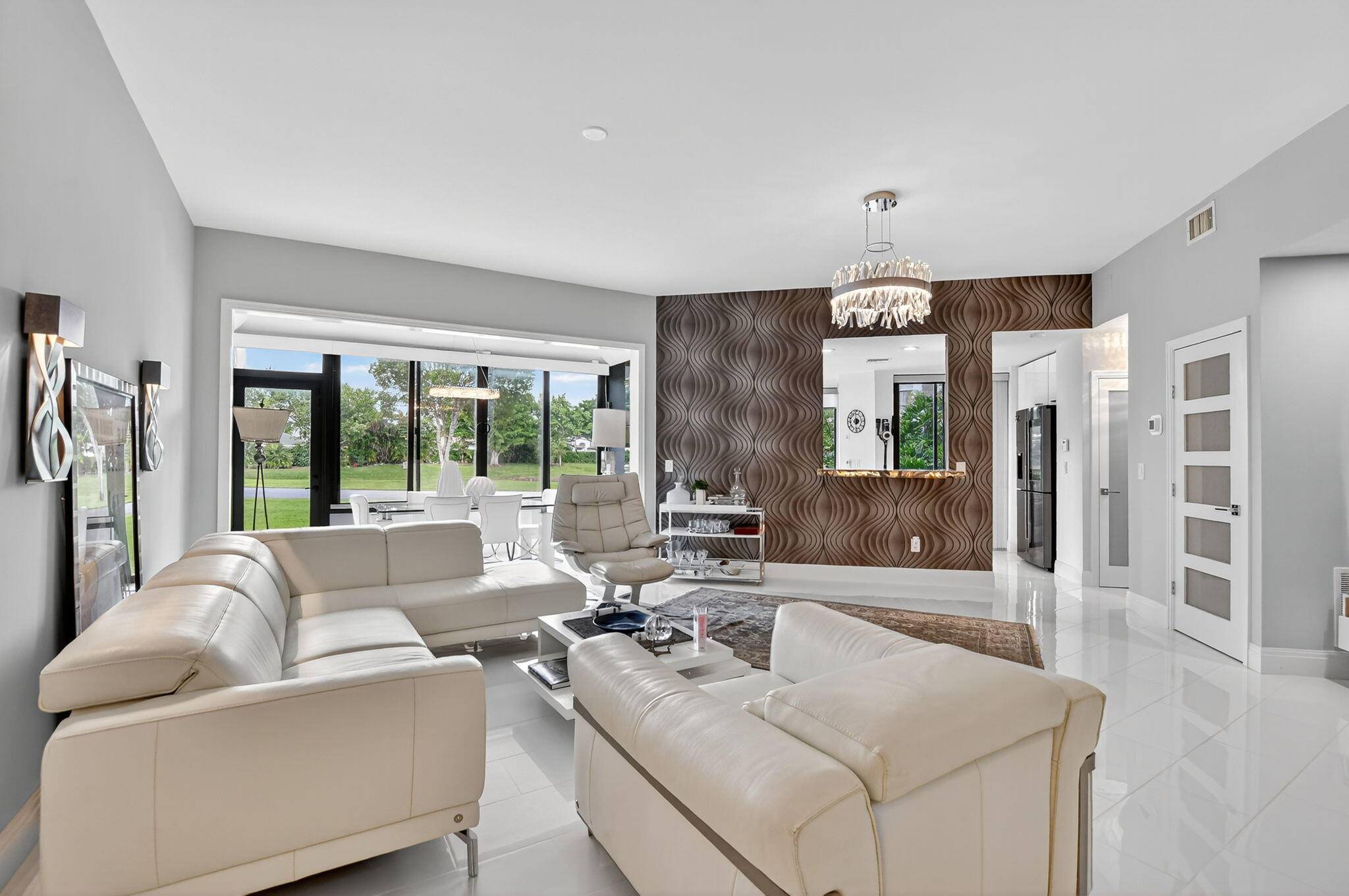 Boca Raton, FL 33433,7535 La Paz BLVD 105