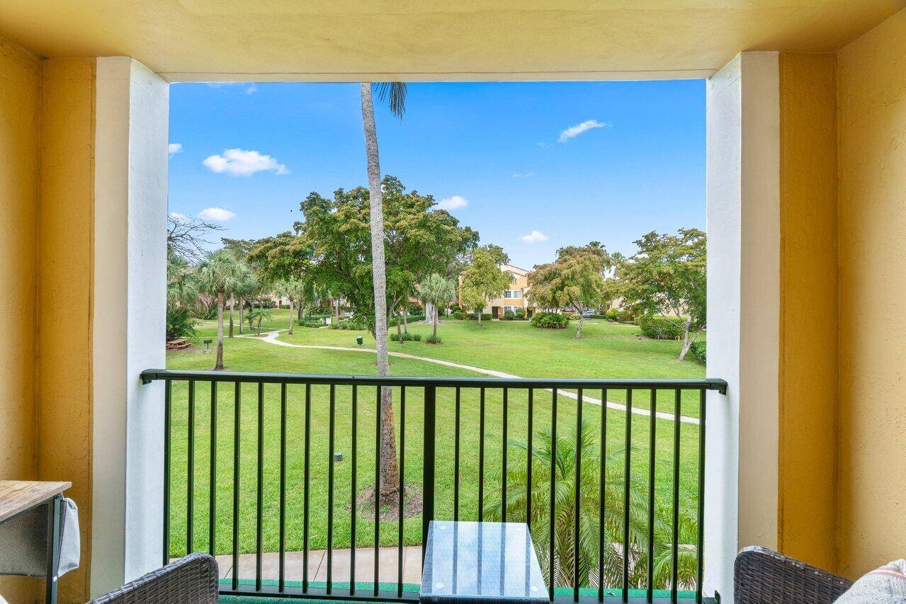 Hypoluxo, FL 33462,127 Yacht Club WAY 206