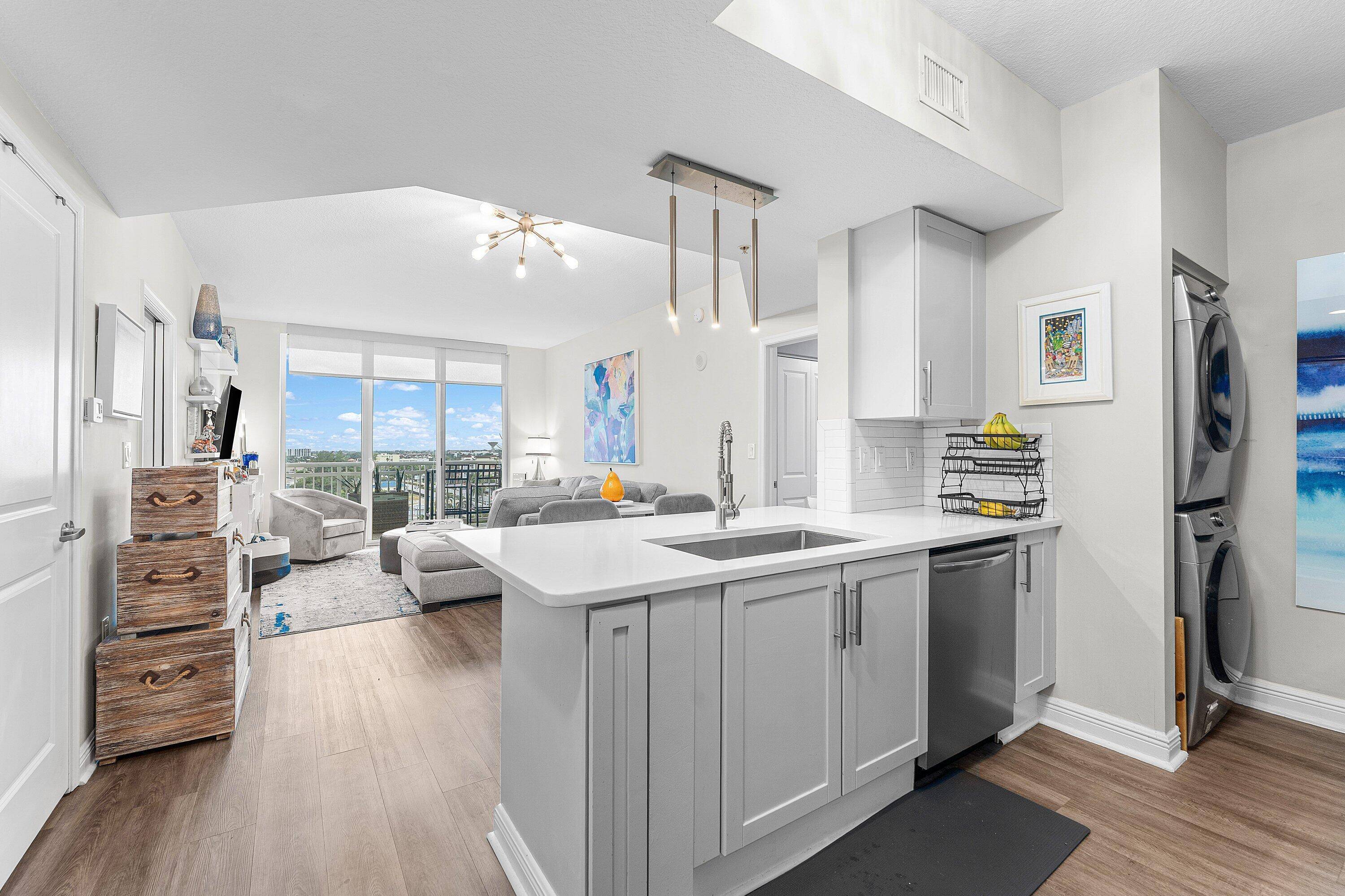 Boynton Beach, FL 33435,350 N Federal HWY 913