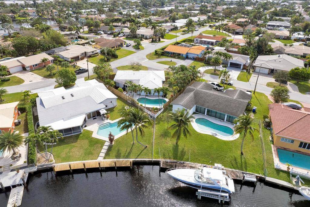 Pompano Beach, FL 33060,999 SE 6th TER