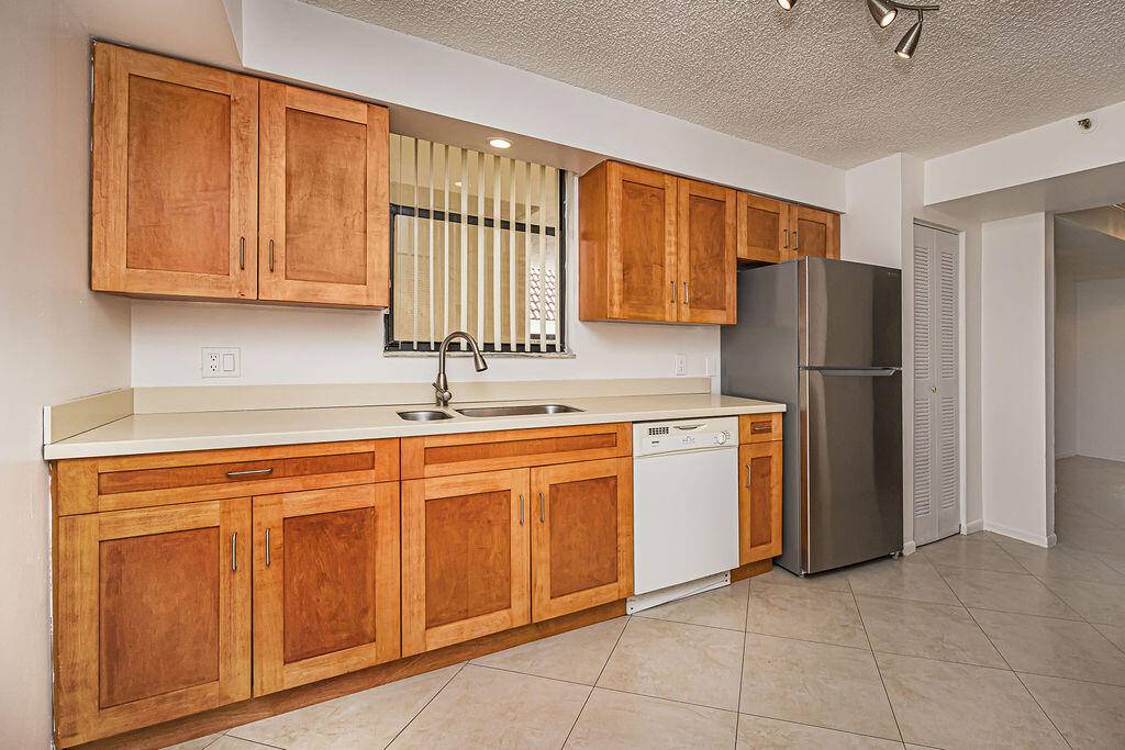 Delray Beach, FL 33444,1915 Lavers CIR E206