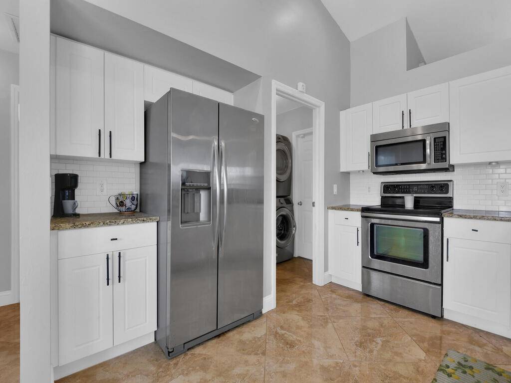 Cape Coral, FL 33993,821 NW 20th AVE