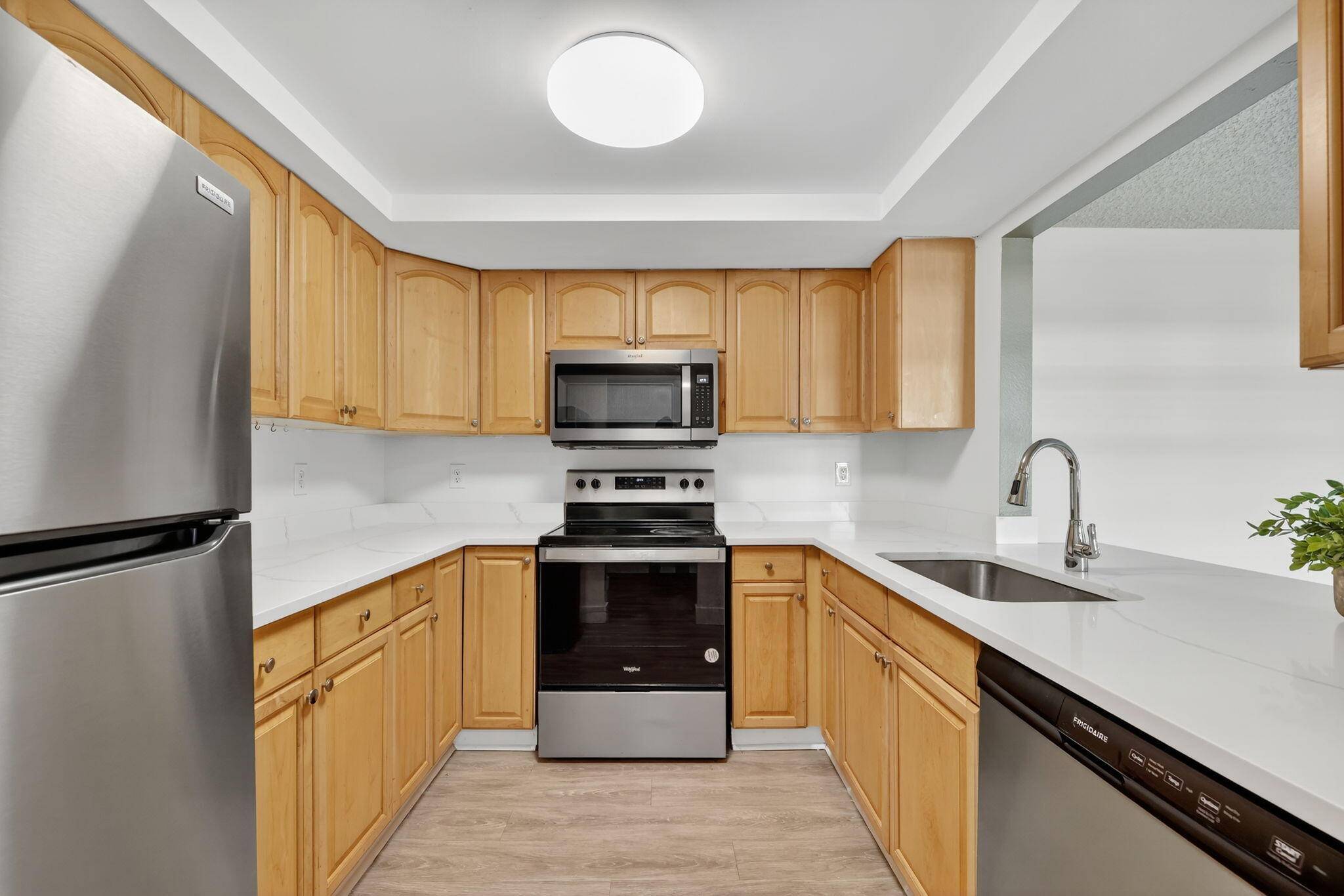 Fort Pierce, FL 34982,2513 S 17th St ST 206