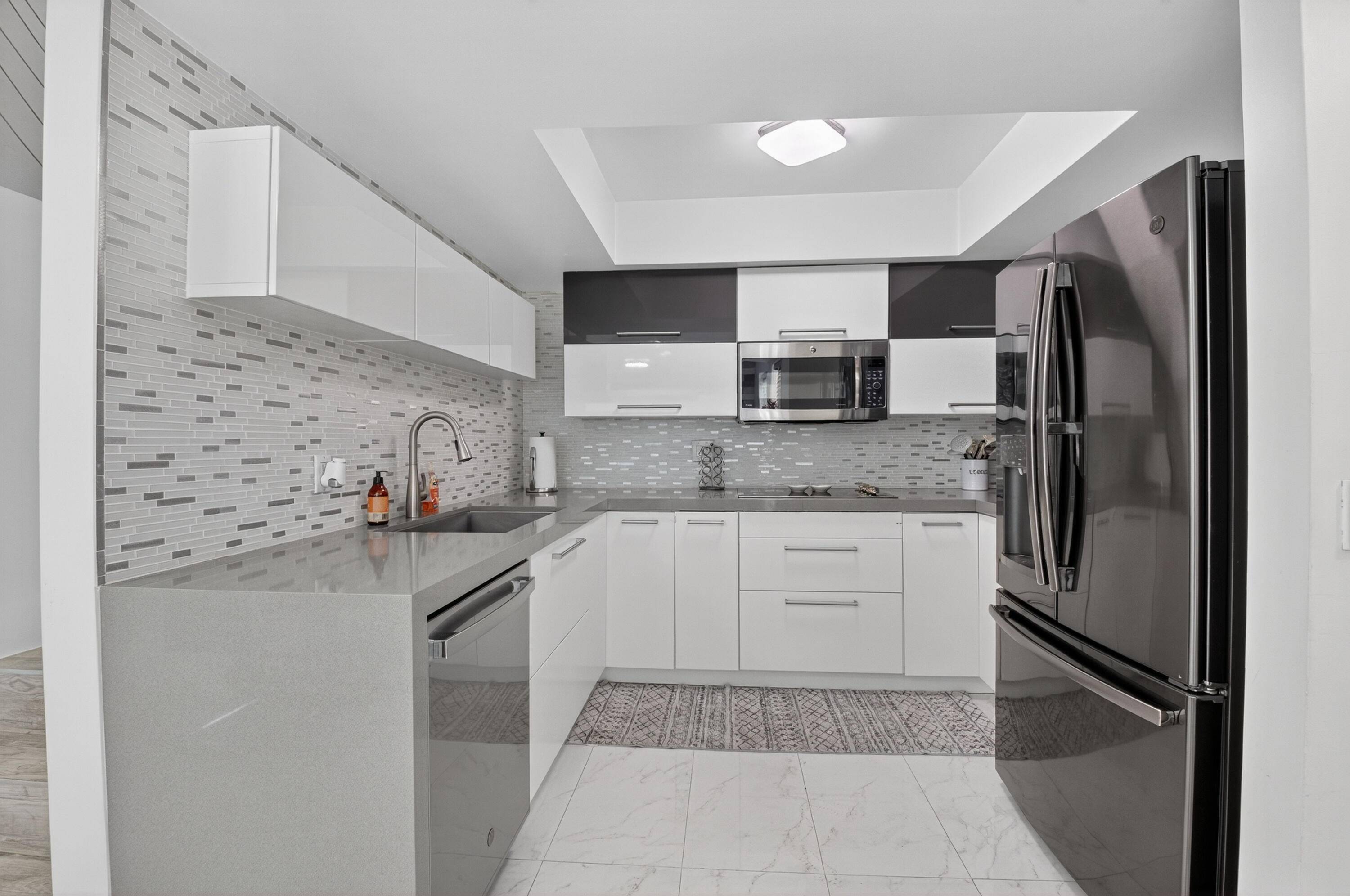 Delray Beach, FL 33445,4310 Village DR D