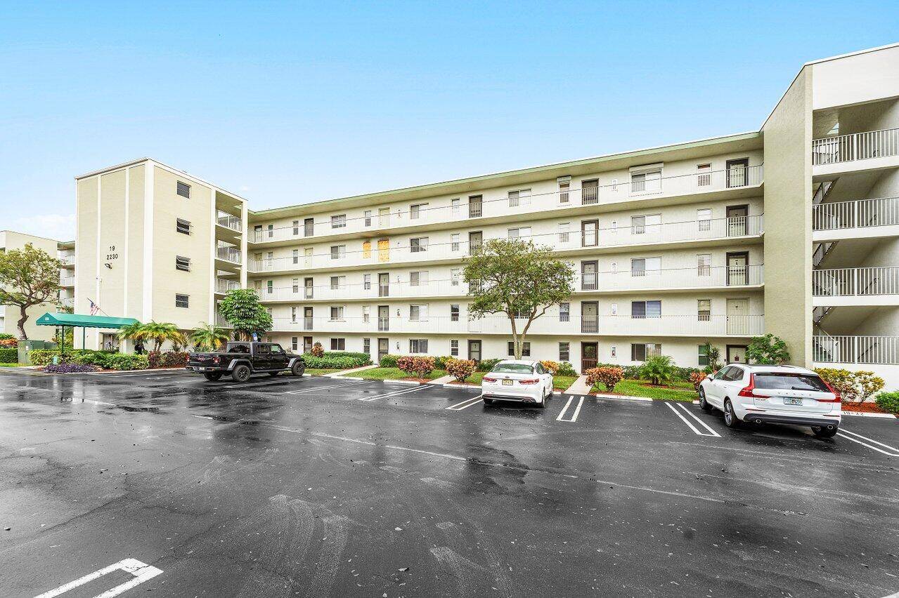 Pompano Beach, FL 33069,2230 N Cypress Bend DR 209