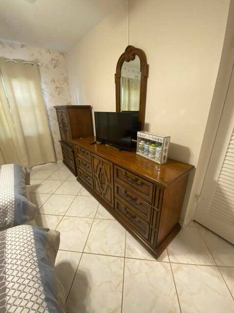 West Palm Beach, FL 33417,205 Salisbury I