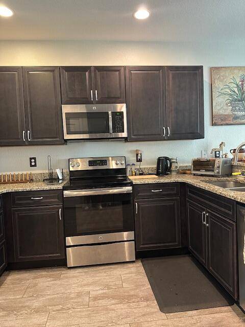 Port Saint Lucie, FL 34983,758 NE Hawks Ridge WAY