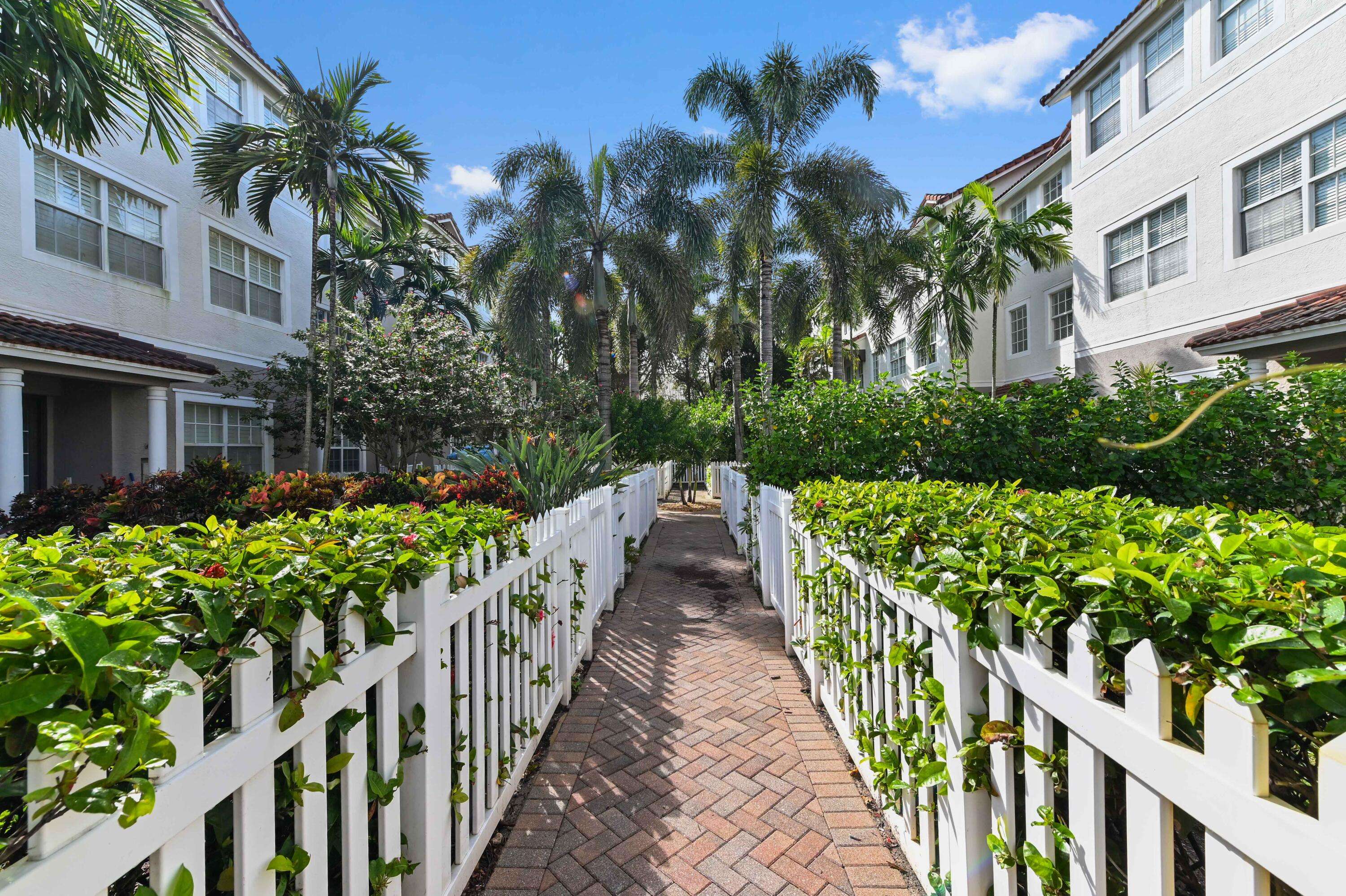 Hypoluxo, FL 33462,116 Ocean Cay WAY