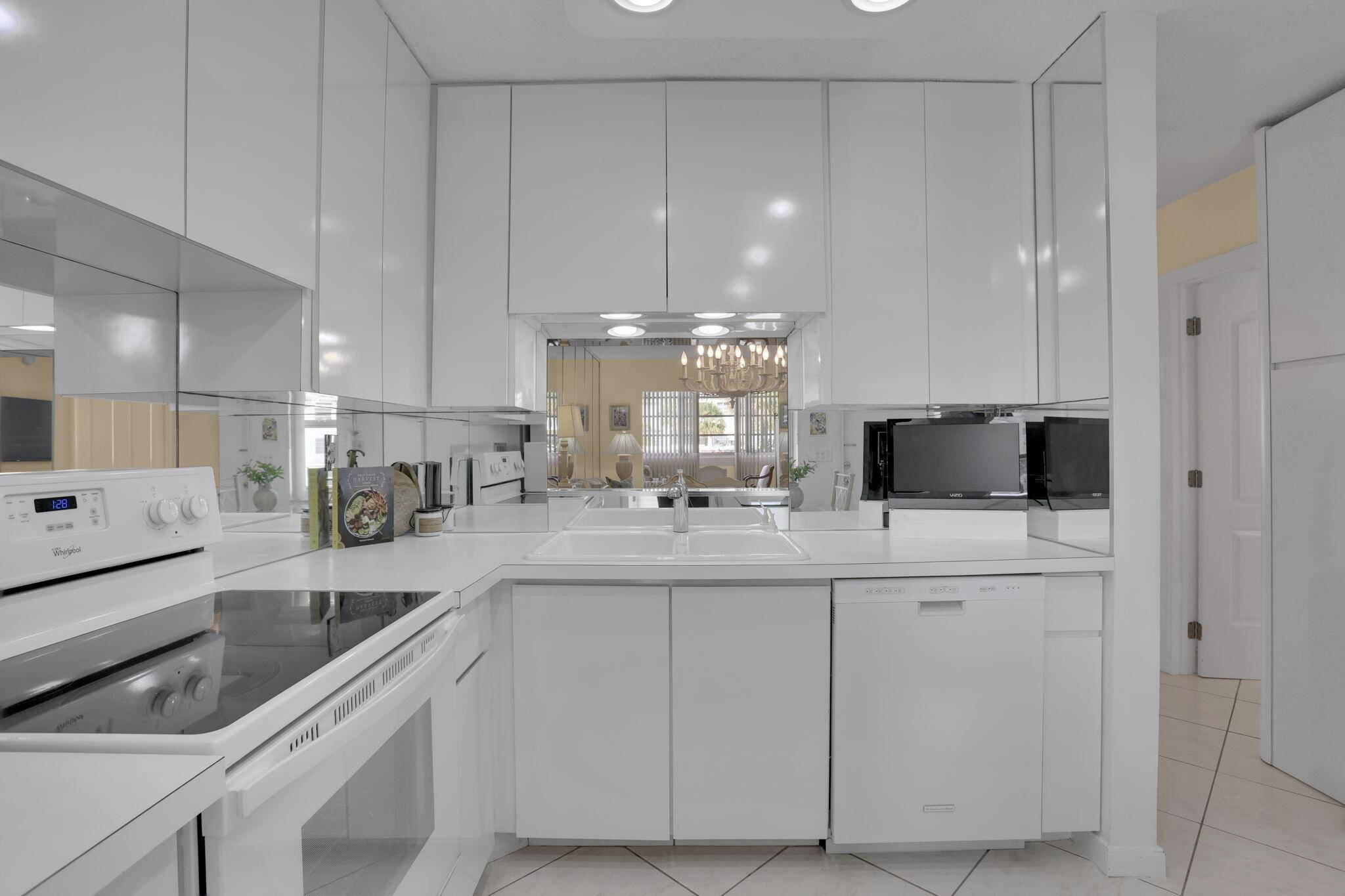 Hallandale Beach, FL 33009,1891 S Ocean DR 202