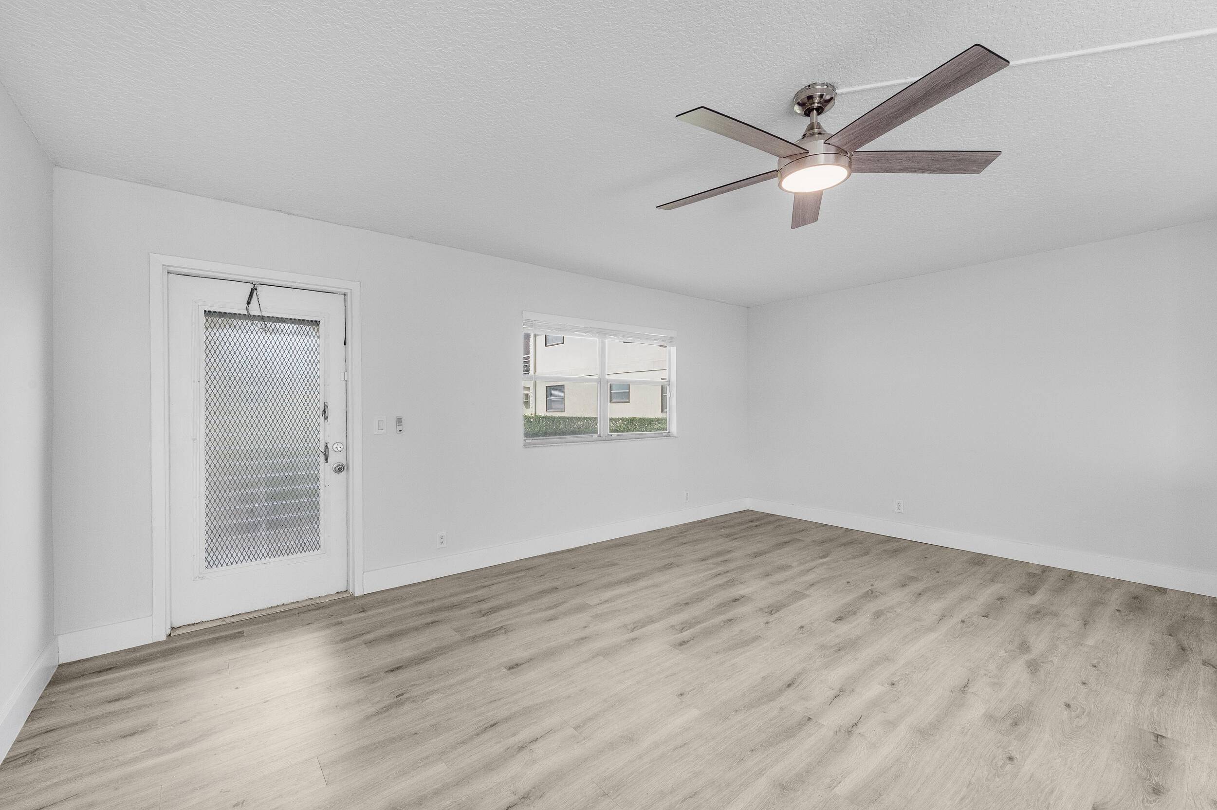 Delray Beach, FL 33446,59 Saxony B