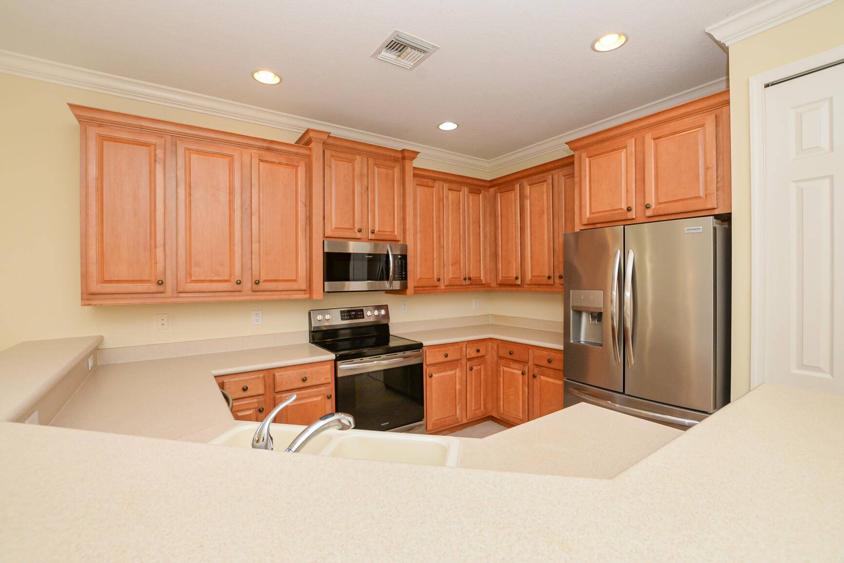 Port Saint Lucie, FL 34986,7033 Willow Pine WAY